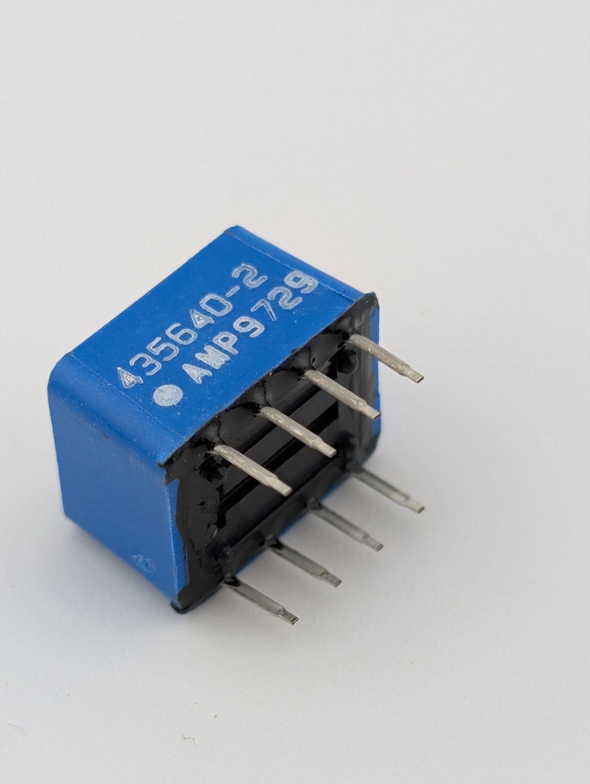 AMP SPST 4 Position Dip Switch 3 Pack