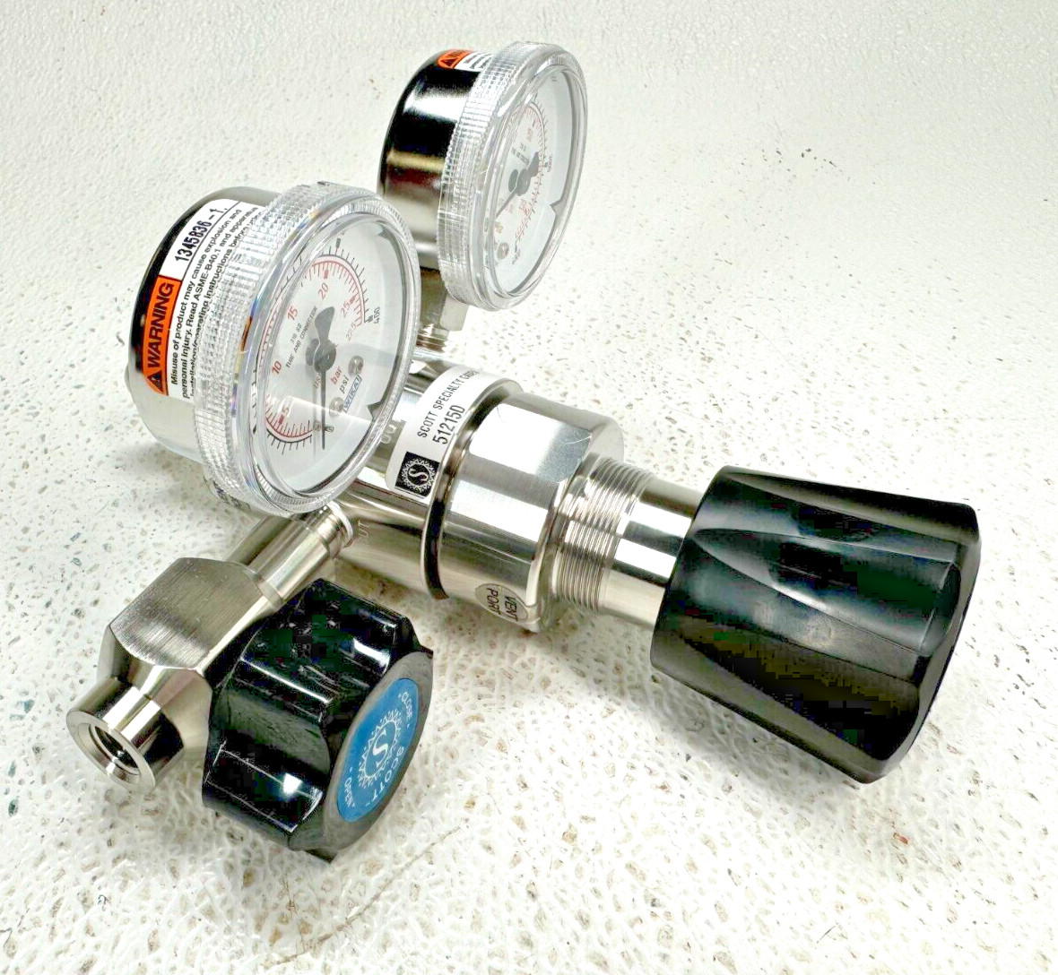 SCOTT Specialty Gases Regulator 51215D PNS2-300, 3000 psi IN, 300 psi OUT