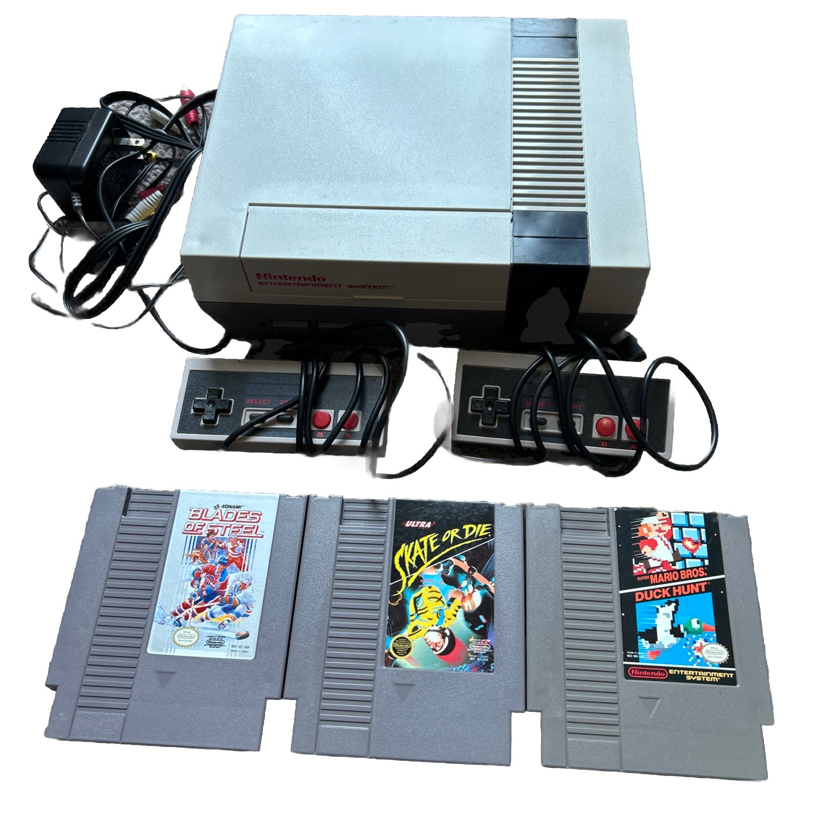 Vintage Nintendo NES Console Bundle :: Tested And Working