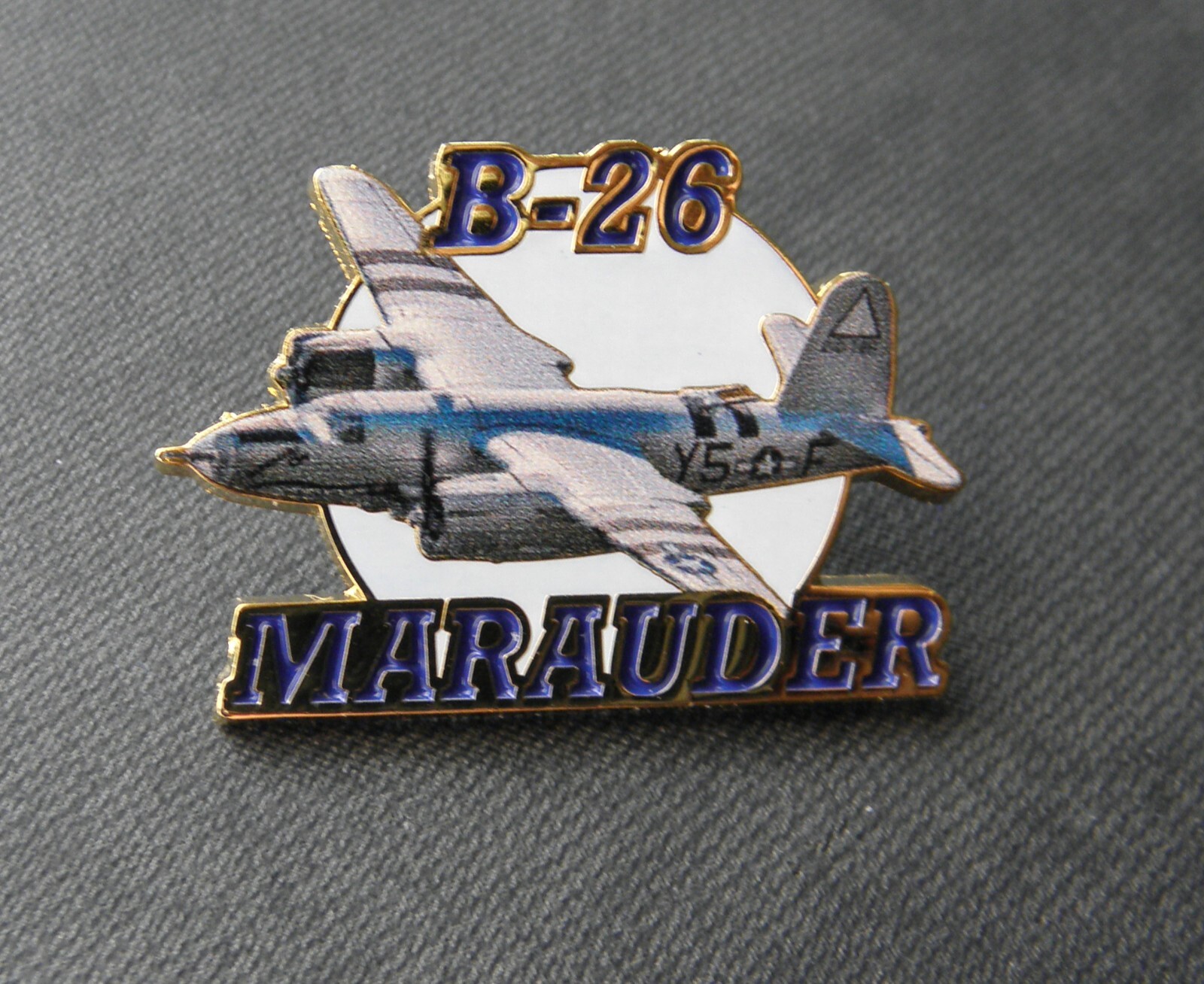 MARAUDER B-26 BOMBER ATTACK AIRCRAFT LAPEL PIN BADGE 1.5 INCHES