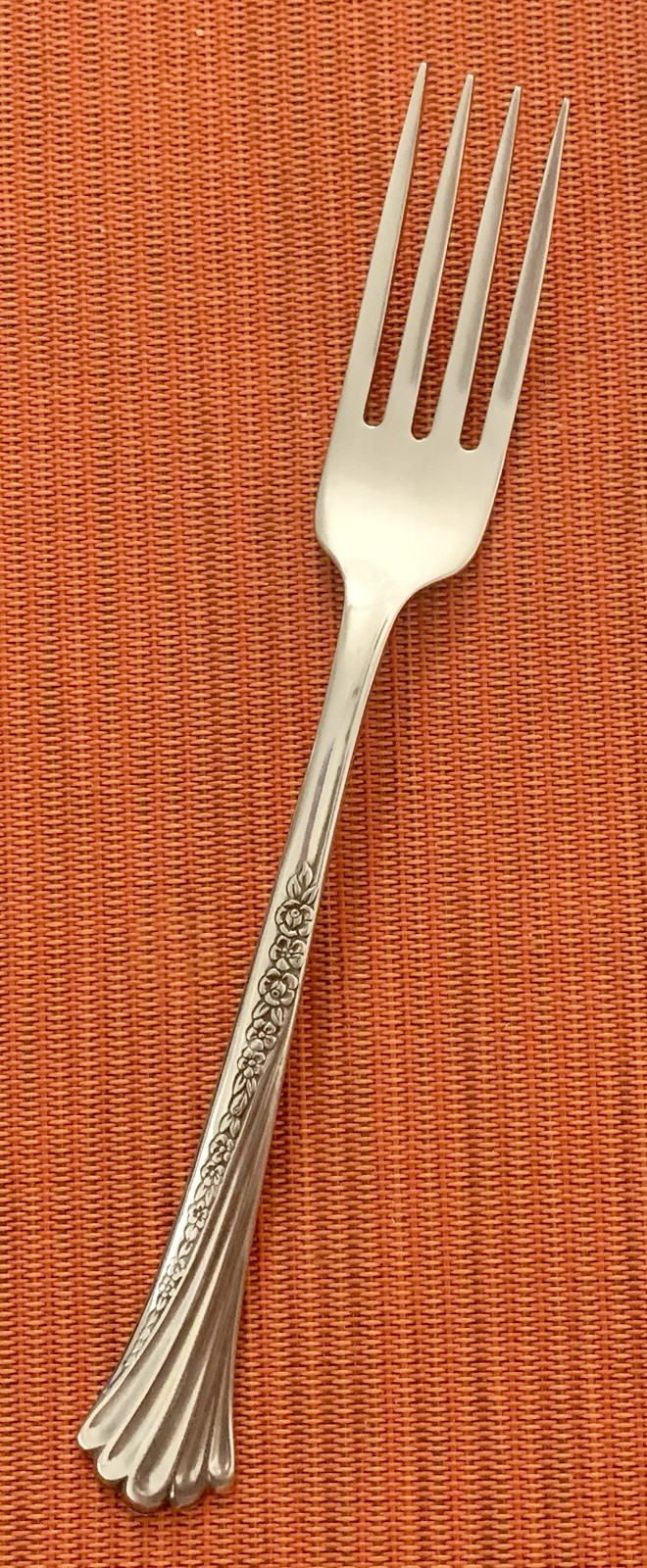 VTG. Oneida Distinction Deluxe SPRING GLEN Glossy Stainless DINNER FORK 7-3/8”