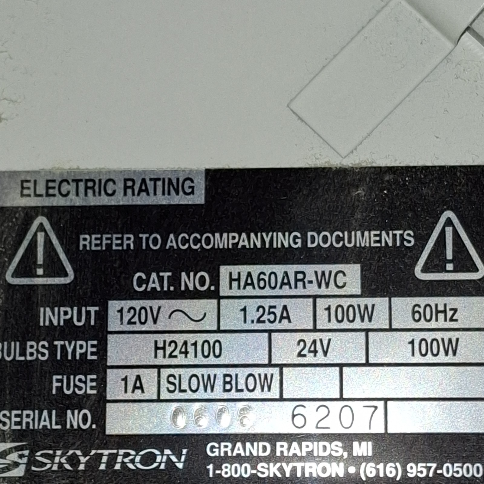 Skytron Mini Argos Surgical Light