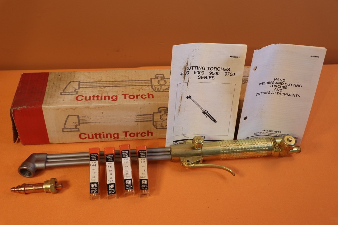 Airco Cutting Torch 822 9085 ~ 21" ~ Angle Head ~ Includes 4 Extra Tips ~ Concoa