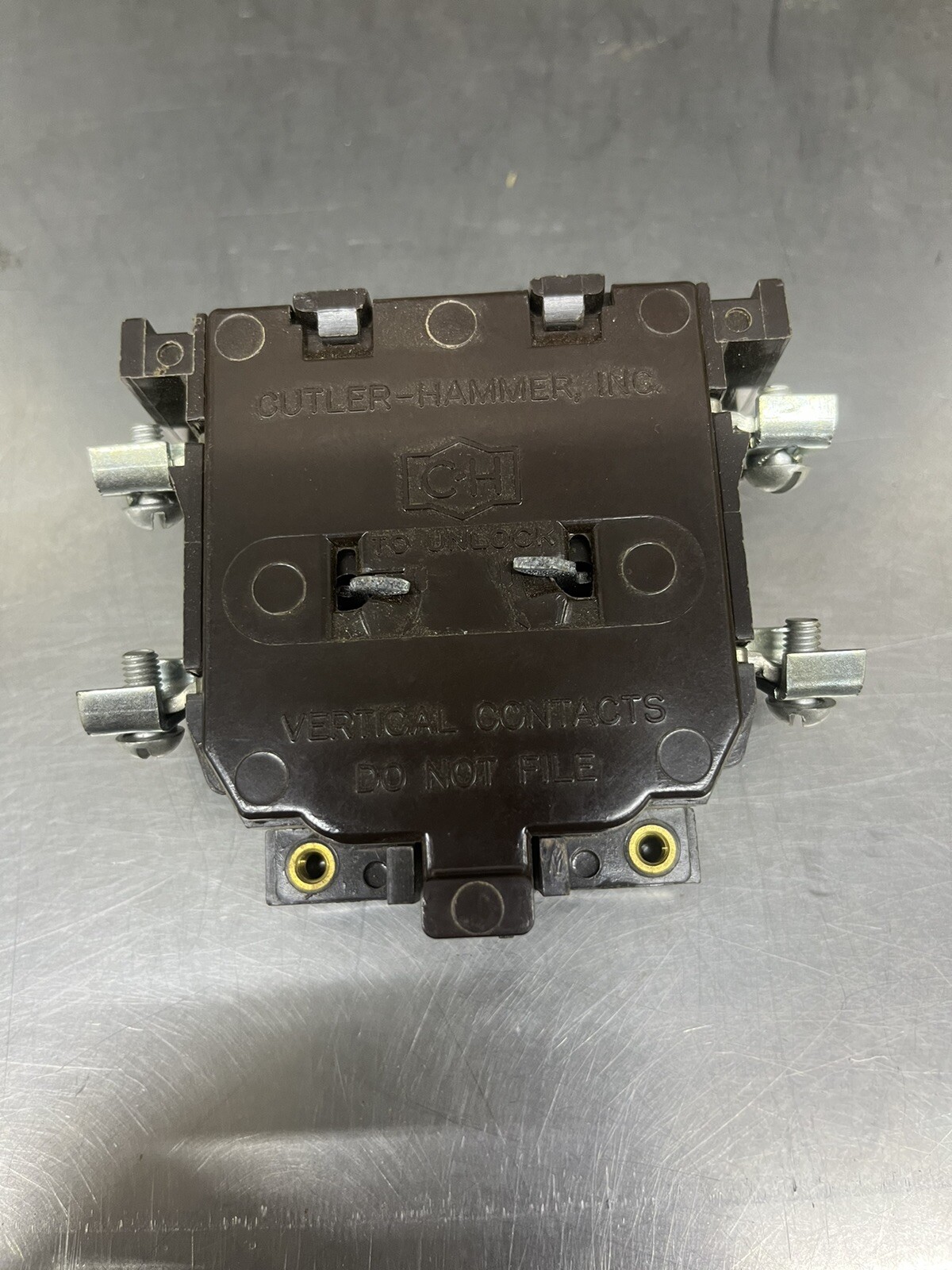 Cutler Hammer 10-331-2 Contact Block New Old Stock