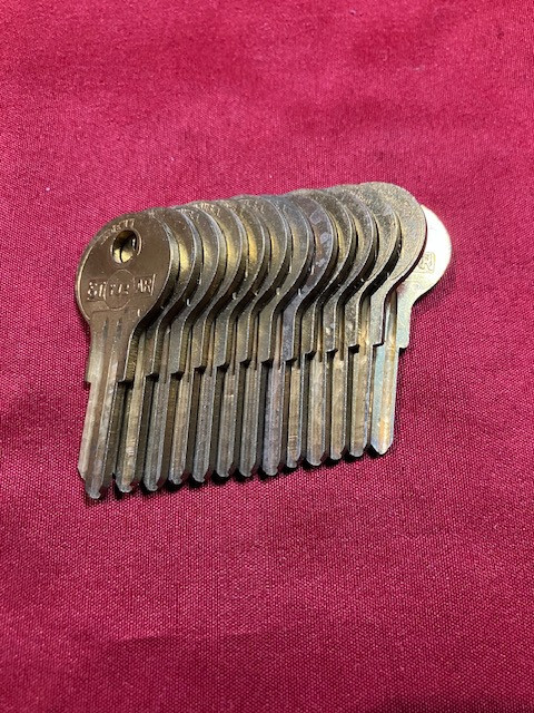 Lot Of 13 Star Y14(YJ2) Keyblanks