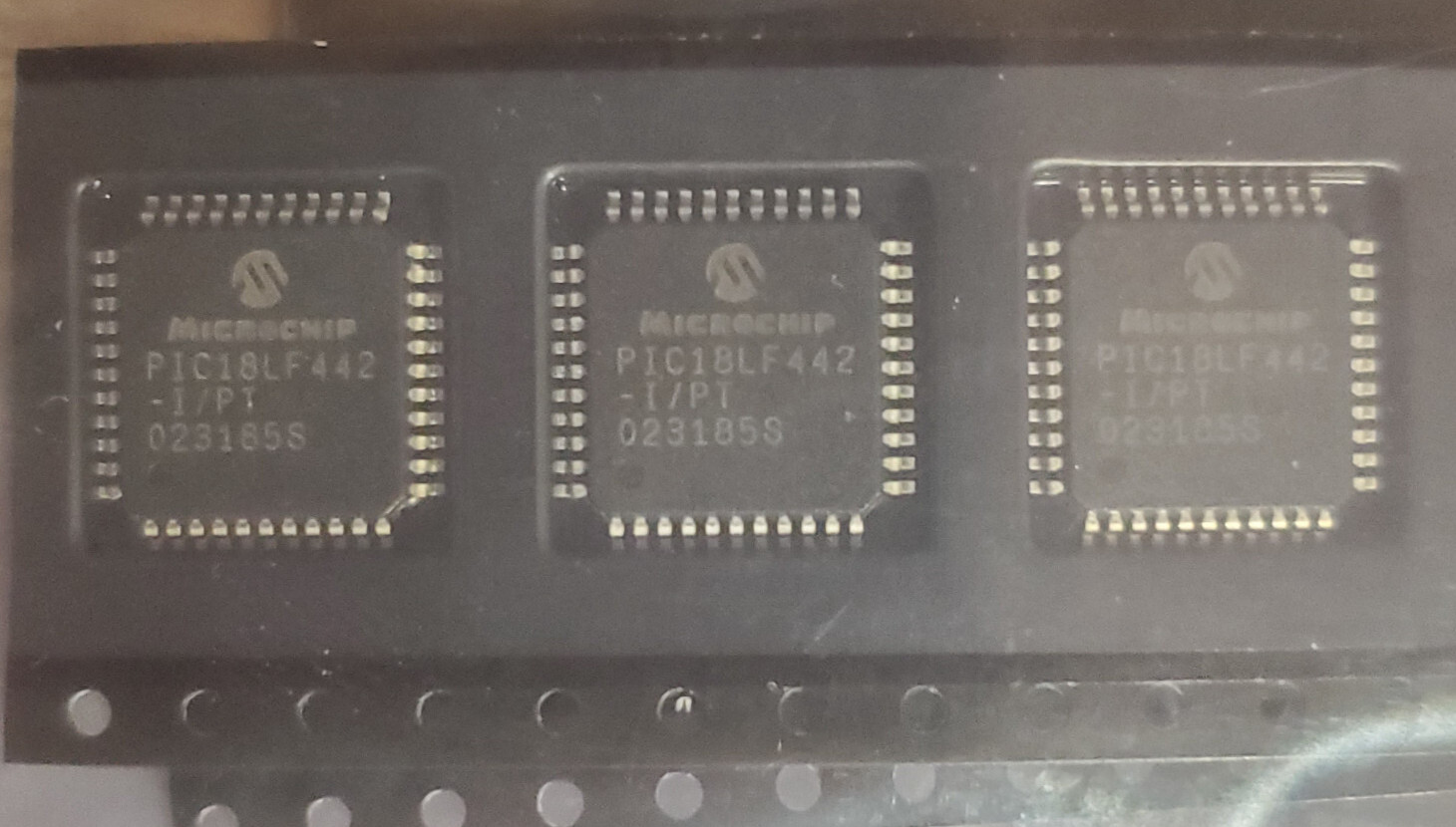 Microchip PIC18LF442-I/PT IC - 8-Bit Microcontrollers (MCU)
