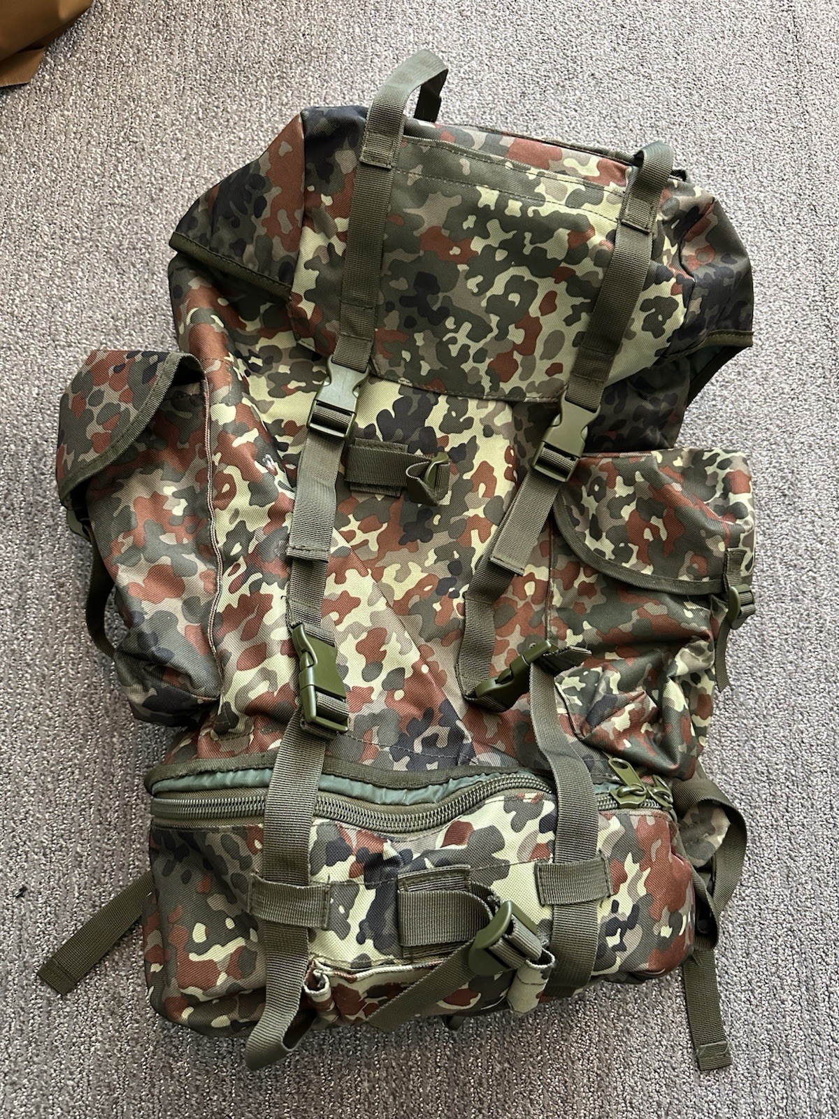 Bundeswehr 65L German Army Flecktarn Military Rucksack Pack (airsoft replica)