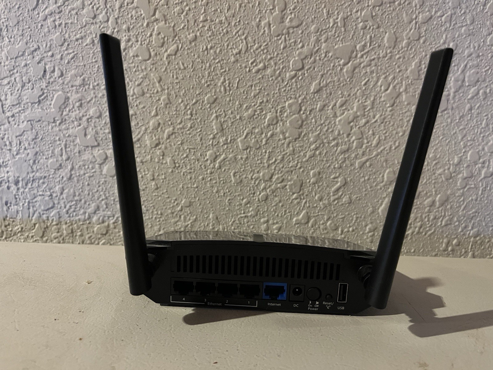 NETGEAR R6120