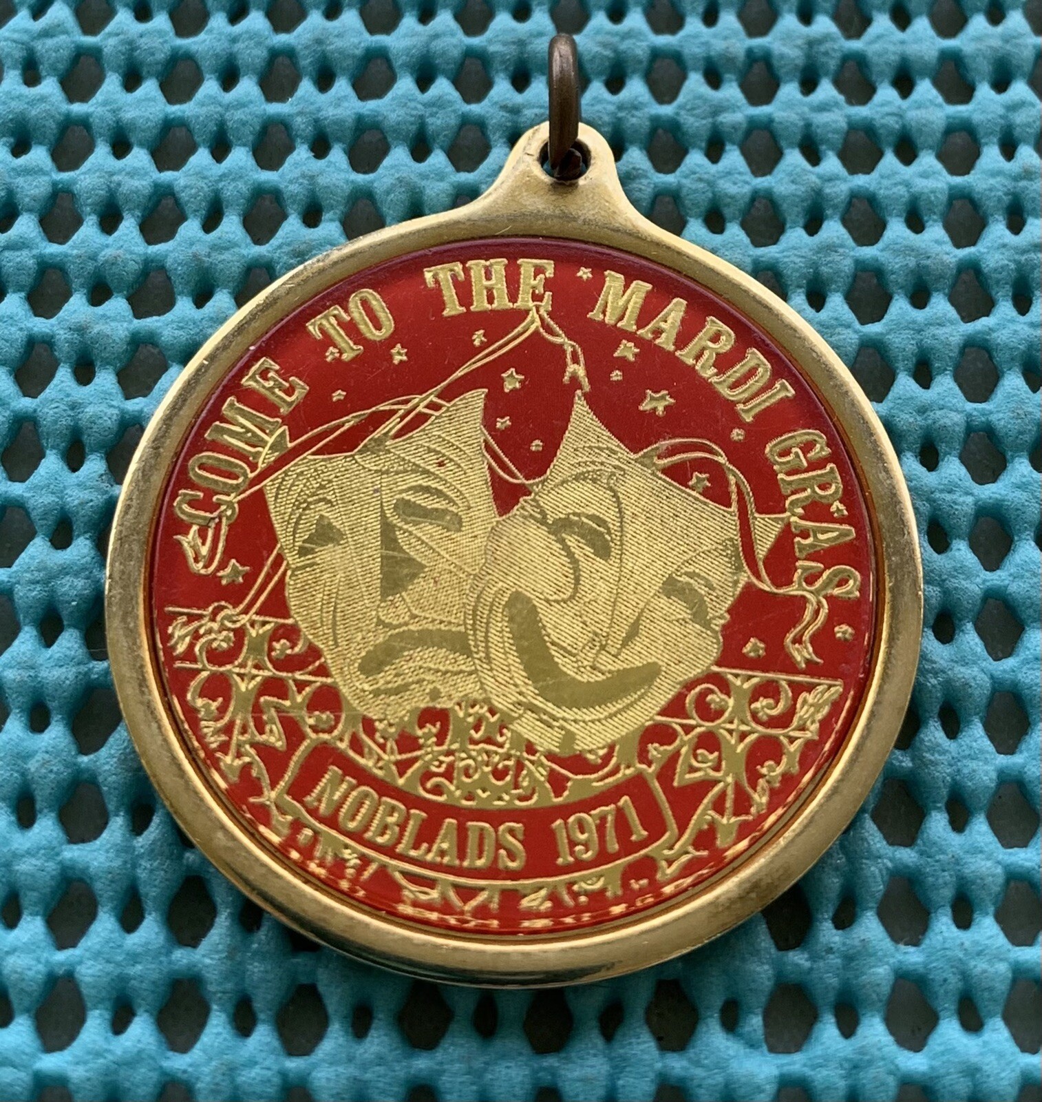 1971 Krewe of NOBLADS Mardi Gras looped badge / charm