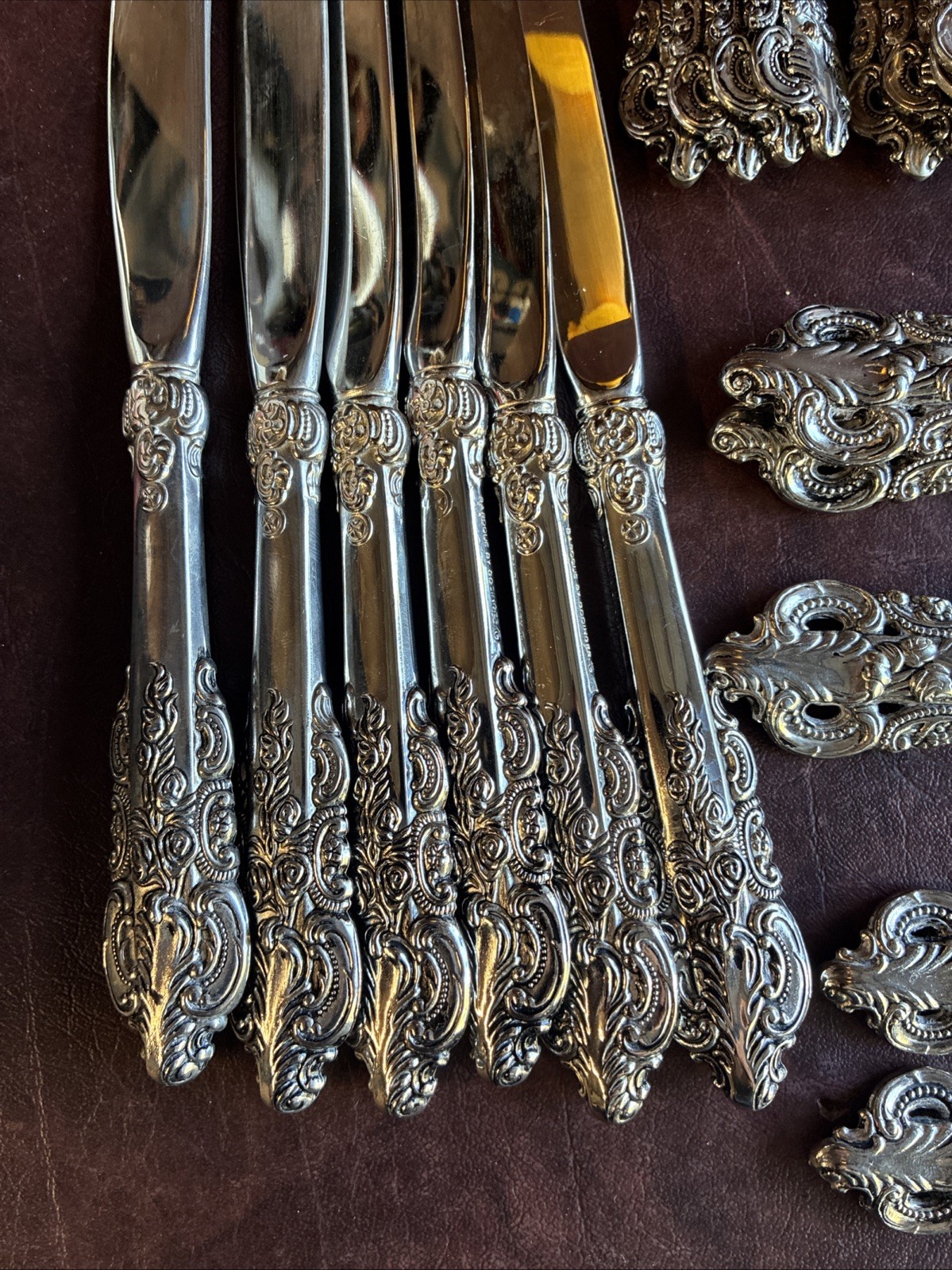 Baroque By Godinger 91 Piece Silver Plated Flatware Set