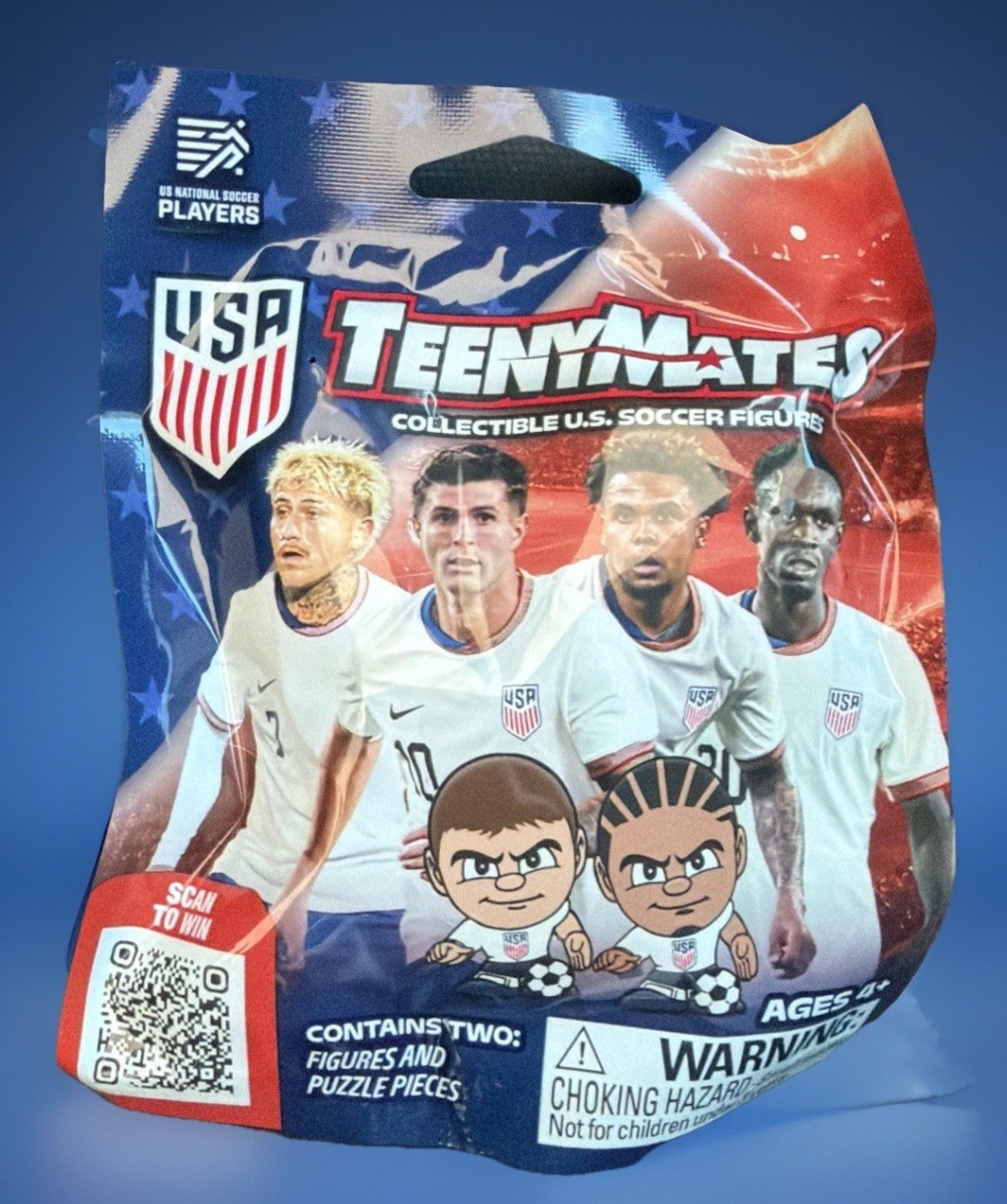 Teenymates USA Mens Soccer 2026 Mystery Pack, 2 figures 2 puzzle pcs