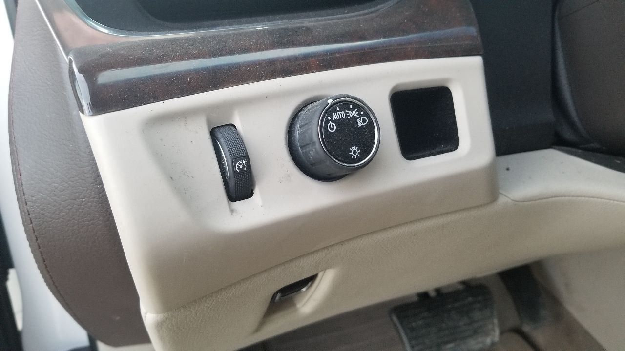 17 CADILLAC ESCALADE AIR SHUTTER 6.2L