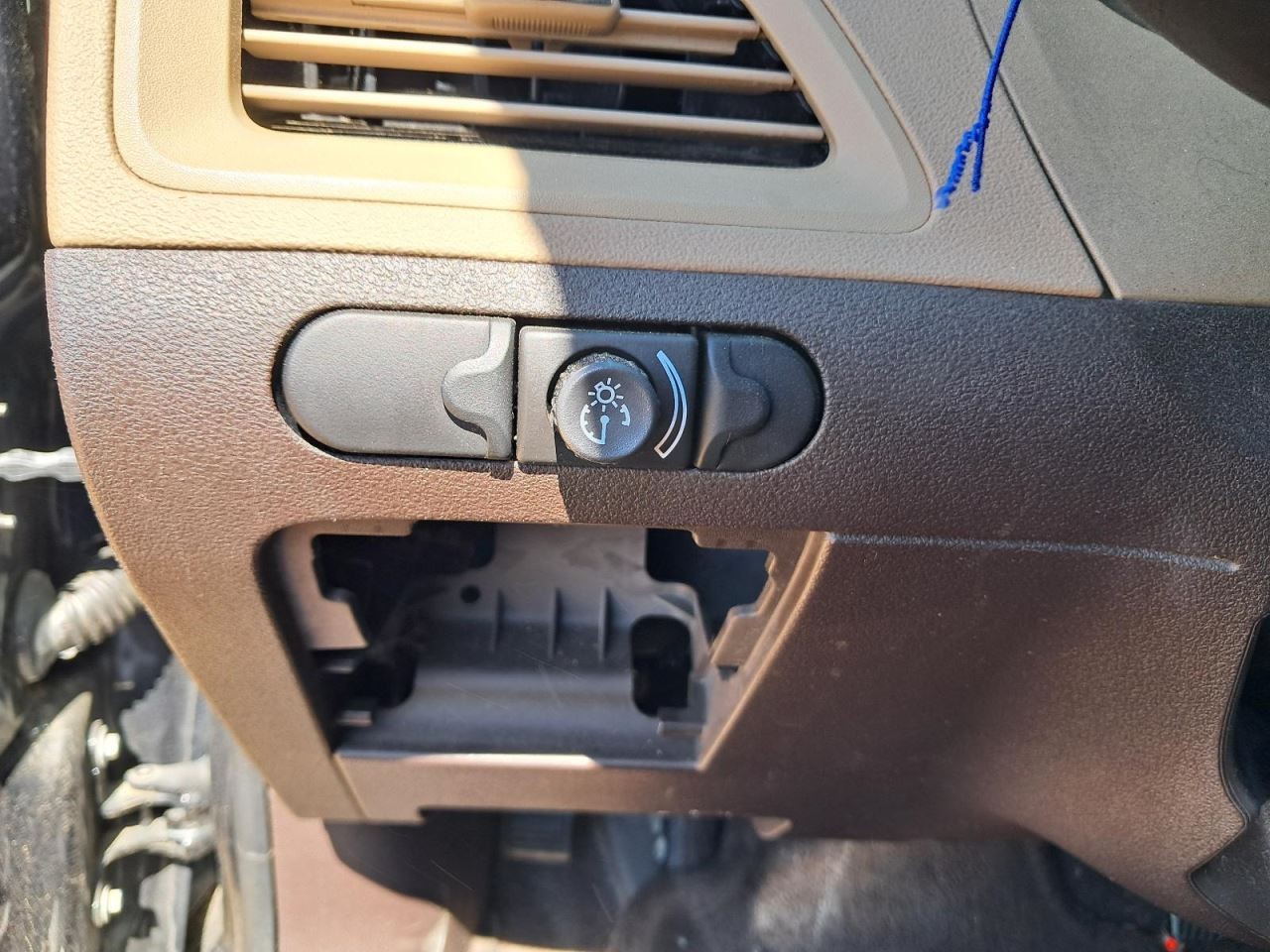 MALIBU 2011 Glove Box 5022771
