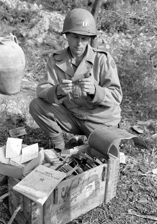 WW2 Photo WWII US Army 10th Mountain Soldier Italy World War Two / 1399