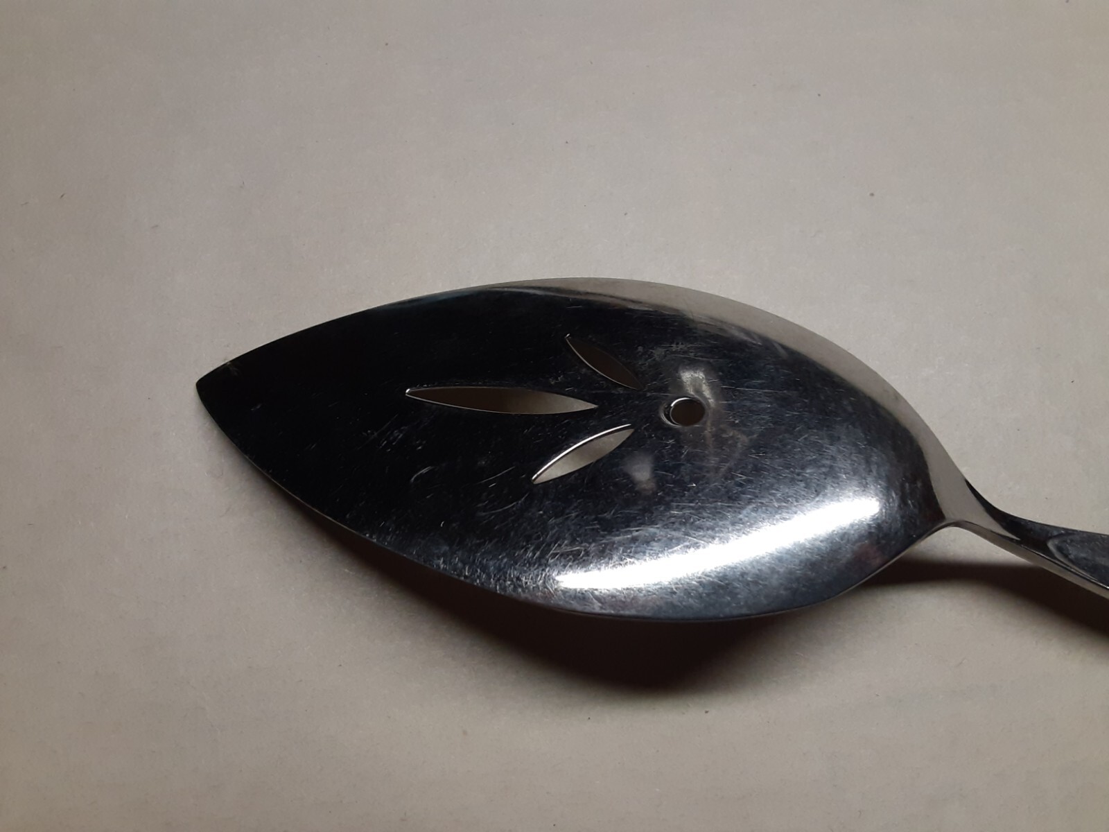 Vintage Oneida pie or cake server