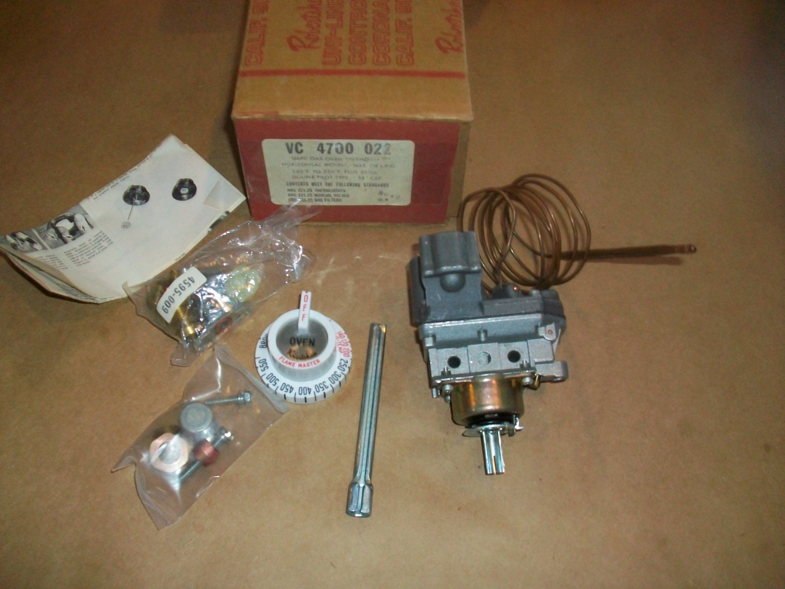 ROBERTSHAW 4700-022 DOMESTIC GAS THERMOSTAT 140-TO 550F   NEW IN BOX