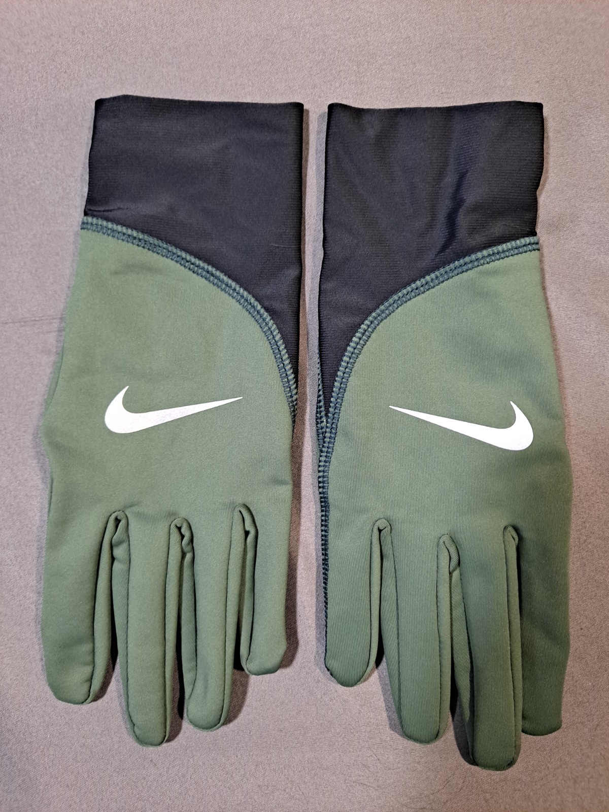 Nike Running Gloves Extended Gauntlet Cuff Olive Green Men's M/L NWOT
