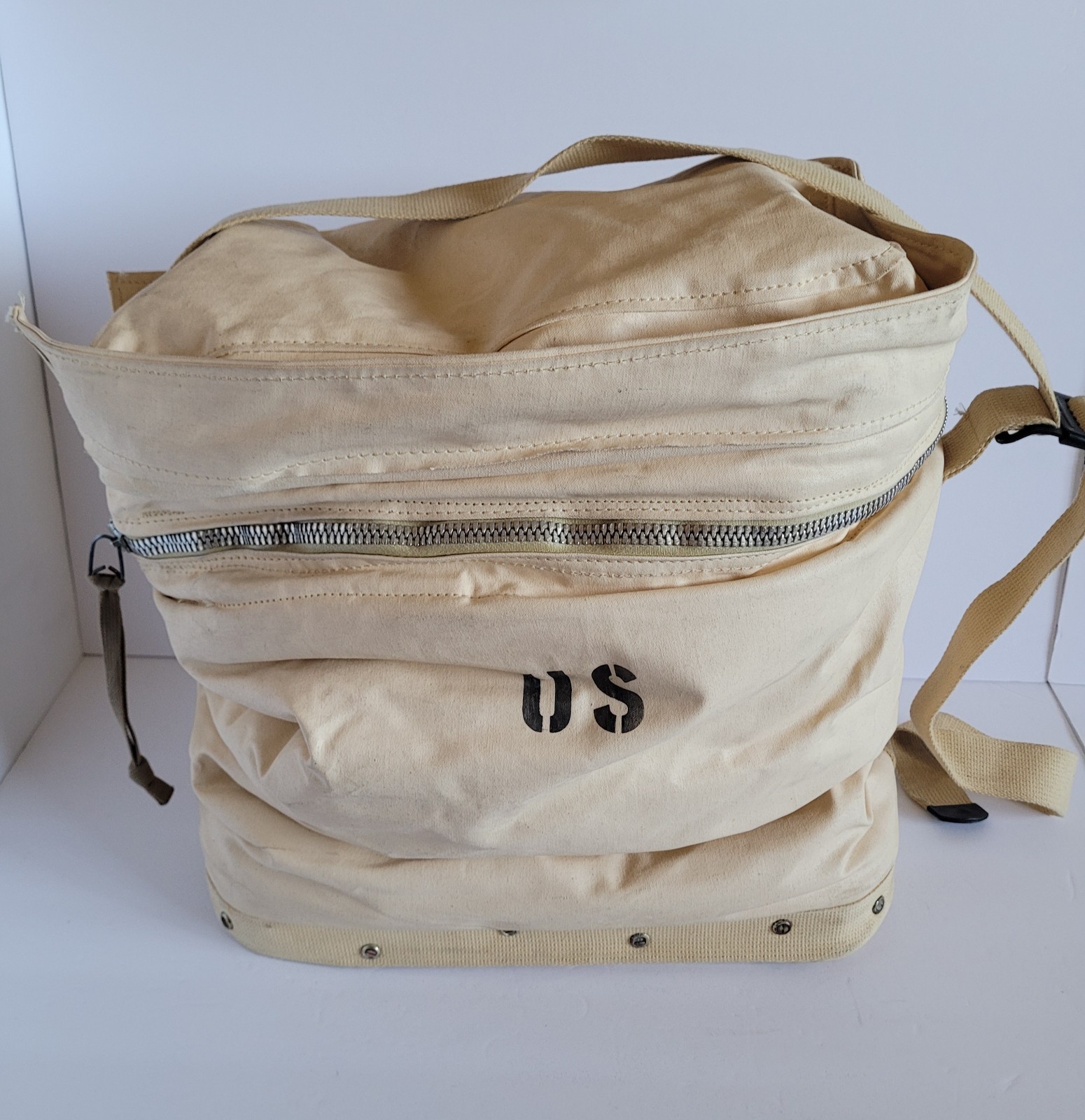 US Military Desert Storm Era Desert Tan 5-6 Gallon Insulated Water Bag Carrier