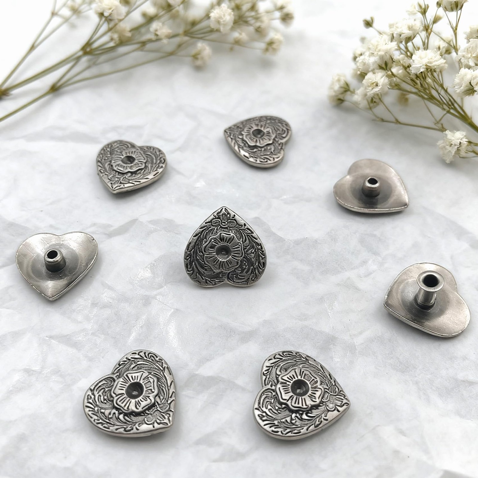 20 PCS Silver Heart Pattern Buttons Love Rivets Retro Carving Texture Bag