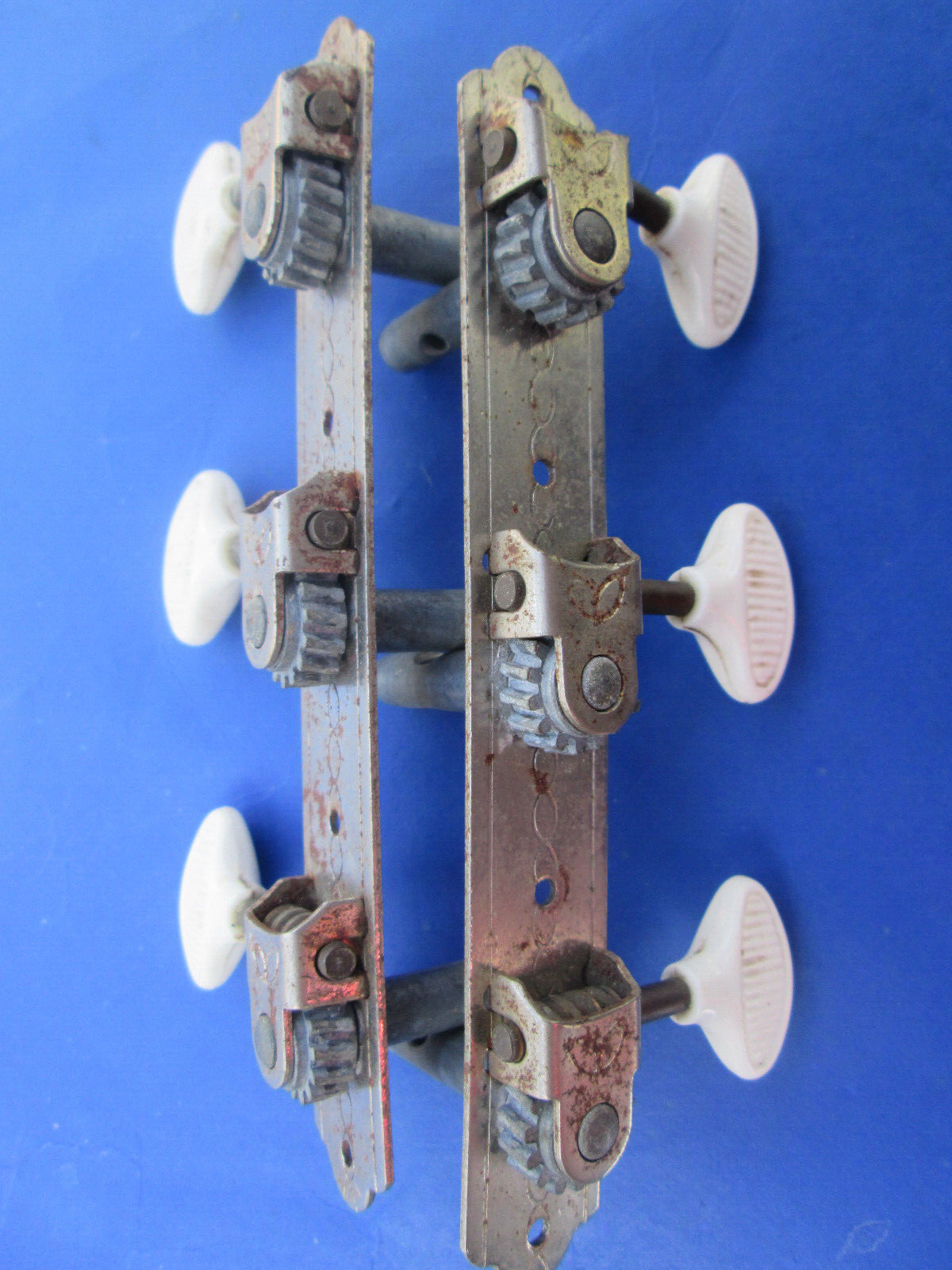 UNUSUAL DESIGN  40s-50s SLOT HEADSTOCK Guitar TUNER Set  Europe  1 9/16" SPACING