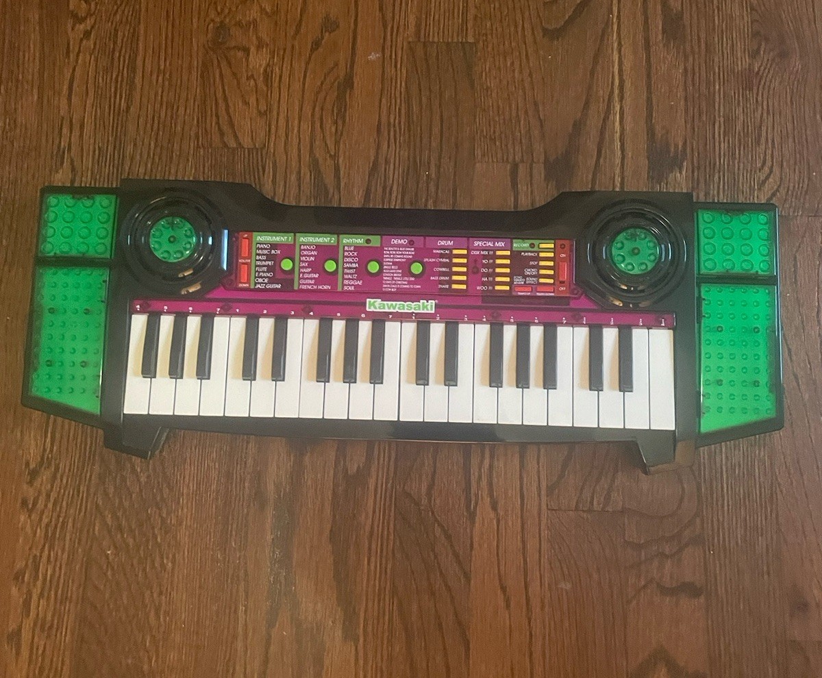 Kawasaki 24-Key Electronic Keyboard Effects  Toy Piano Instrument Works
