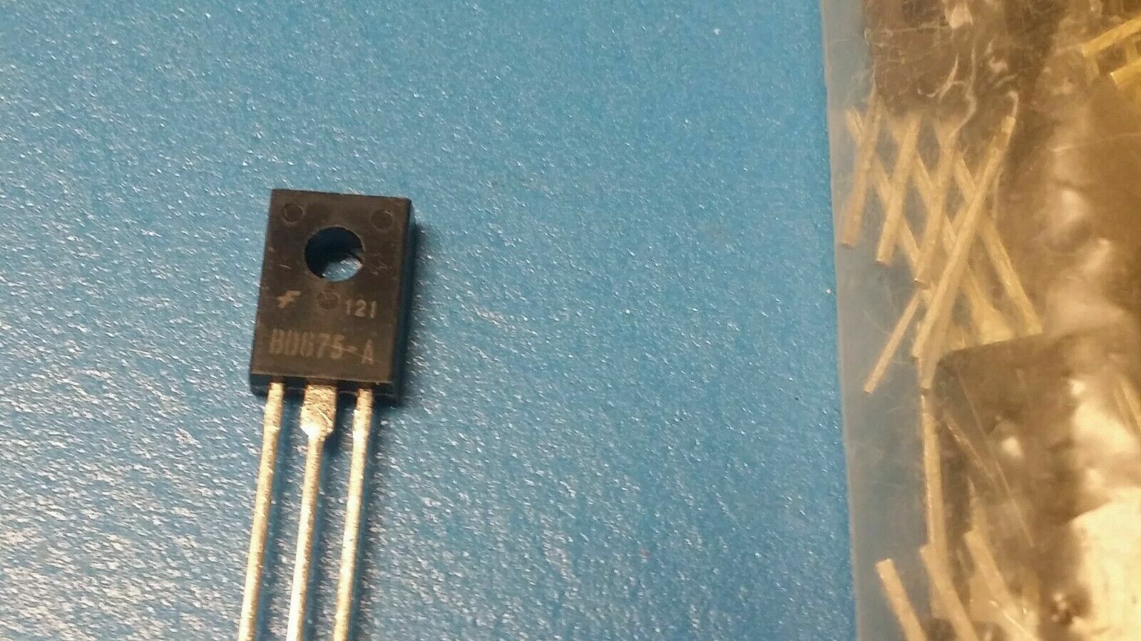 (5 PCS) BD675A, BD675AS FSC Trans Darlington NPN 45V 4A 3-Pin(3+Tab) TO-126 ROHS