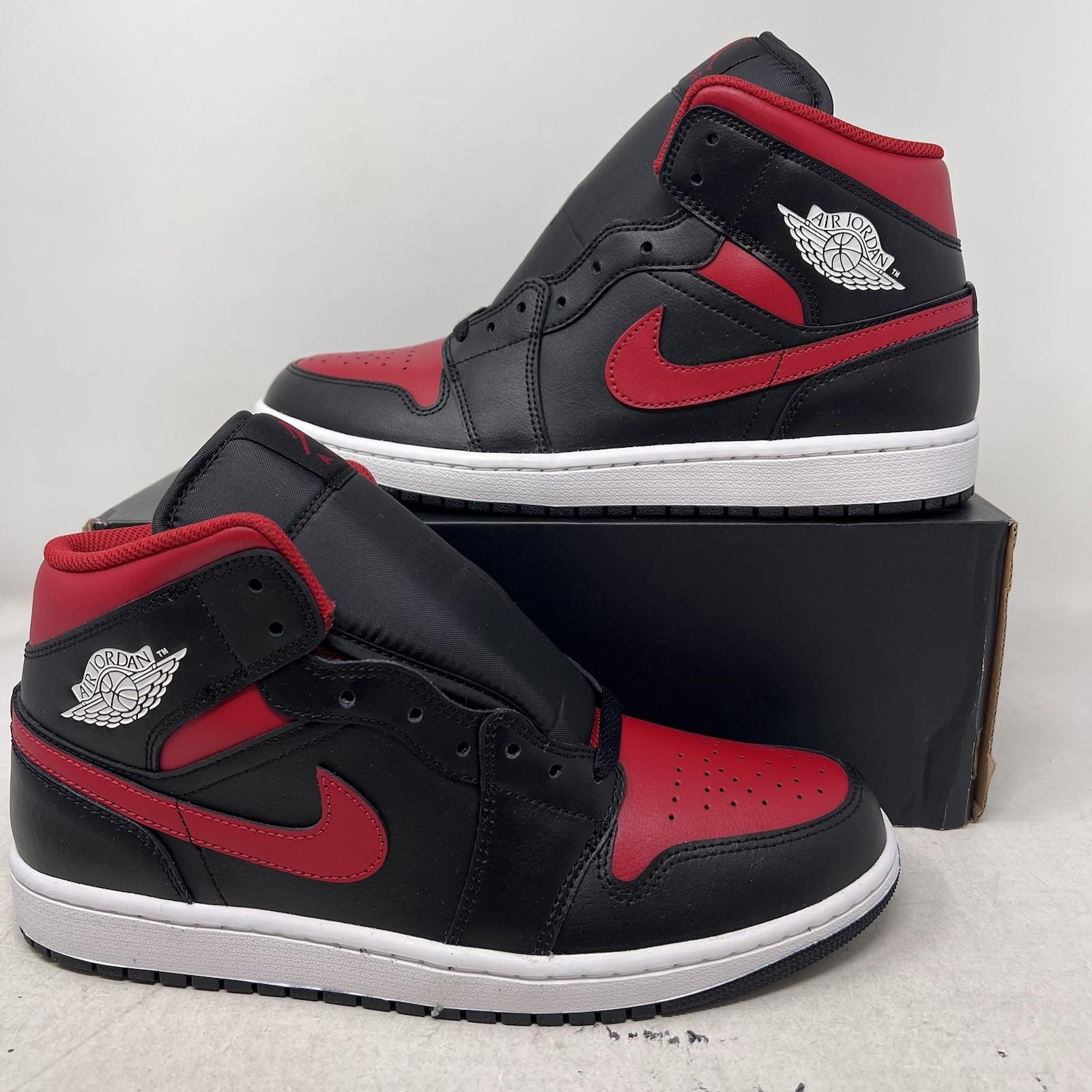 Nike Air Jordan 1 Mid Bred Black Red White Men's Size 12 No Lid DQ8426-067