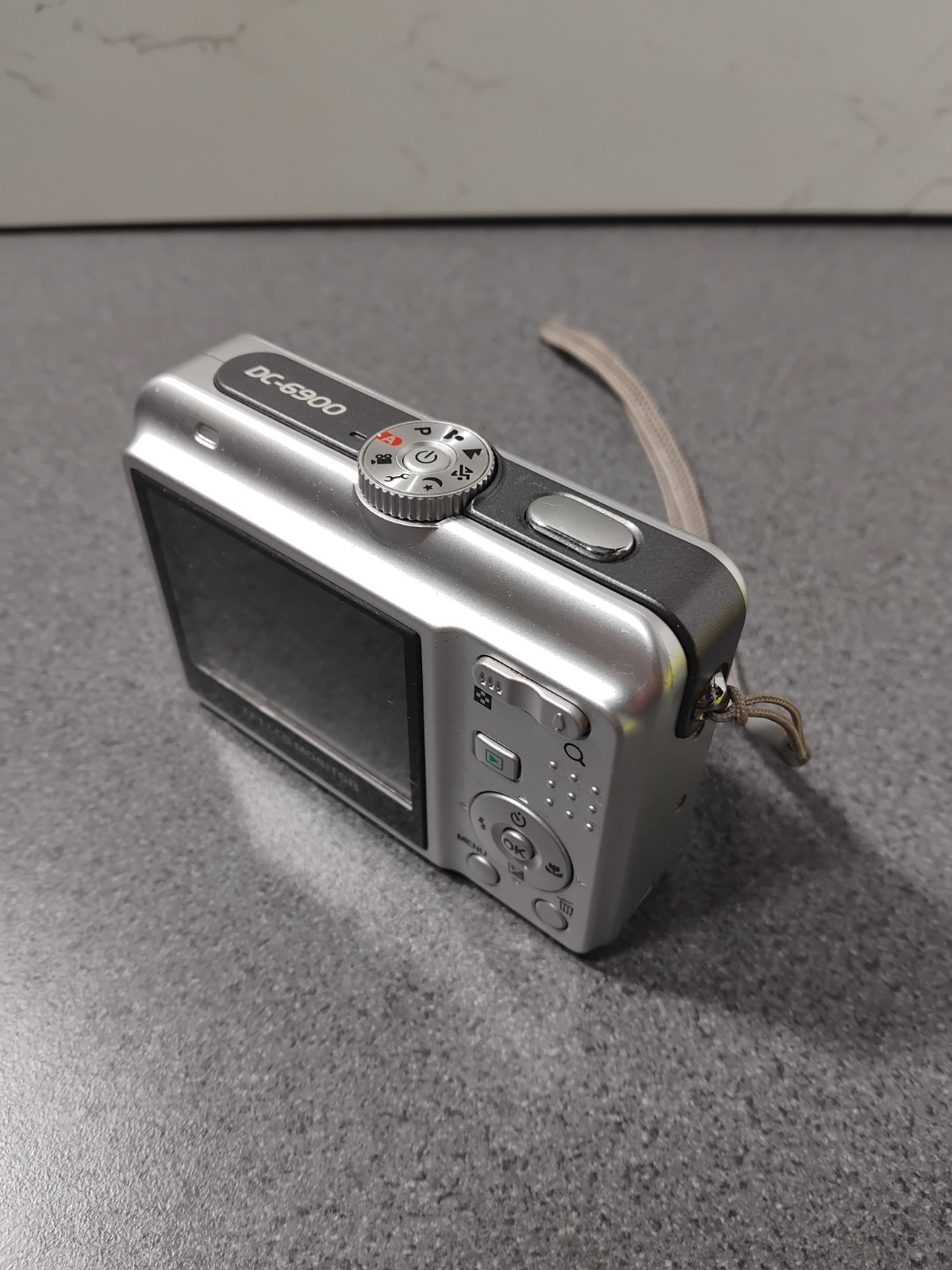 Traveler DC6900 6.0MP Digital Camera - Silver