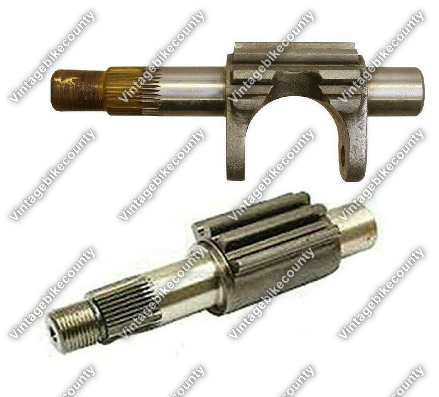 1889567M1,1850017M1 Steering Rocker Bottom Shaft Pair For Massey Ferguson 35 135