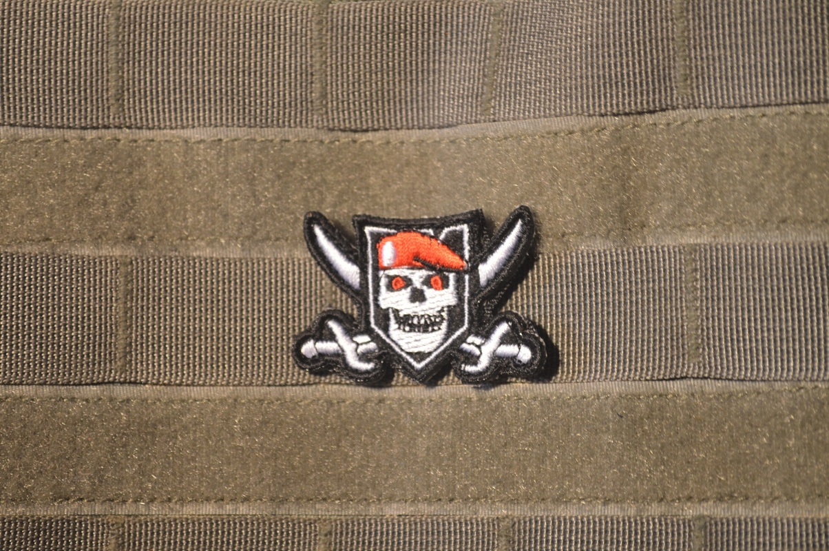 Joint Special Operations Task Force JSOTF-A velkrö 2-TAB: ZOMBIE Red BERET SKULL