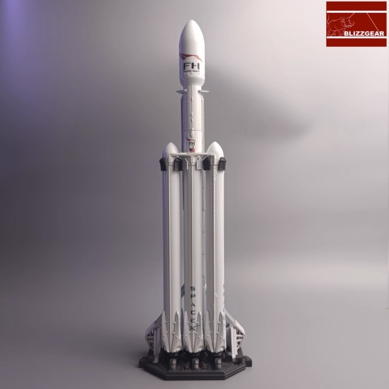 1:200 Scale Space Falcon Heavy Dragon Spacecraft Model Manned Maiden Flight Toys