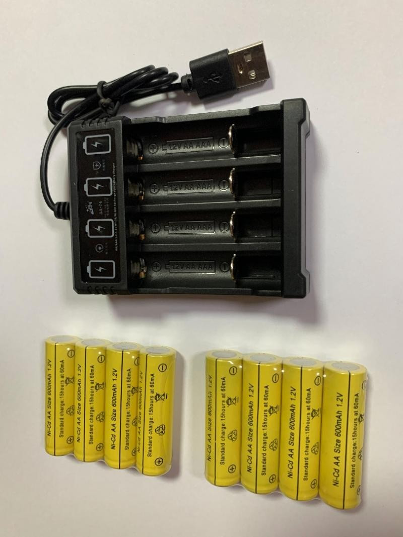 8Pieces Of 1.2v 600mah Rechargeable Nickel Cadmium Batteries, One 4-slot Charger