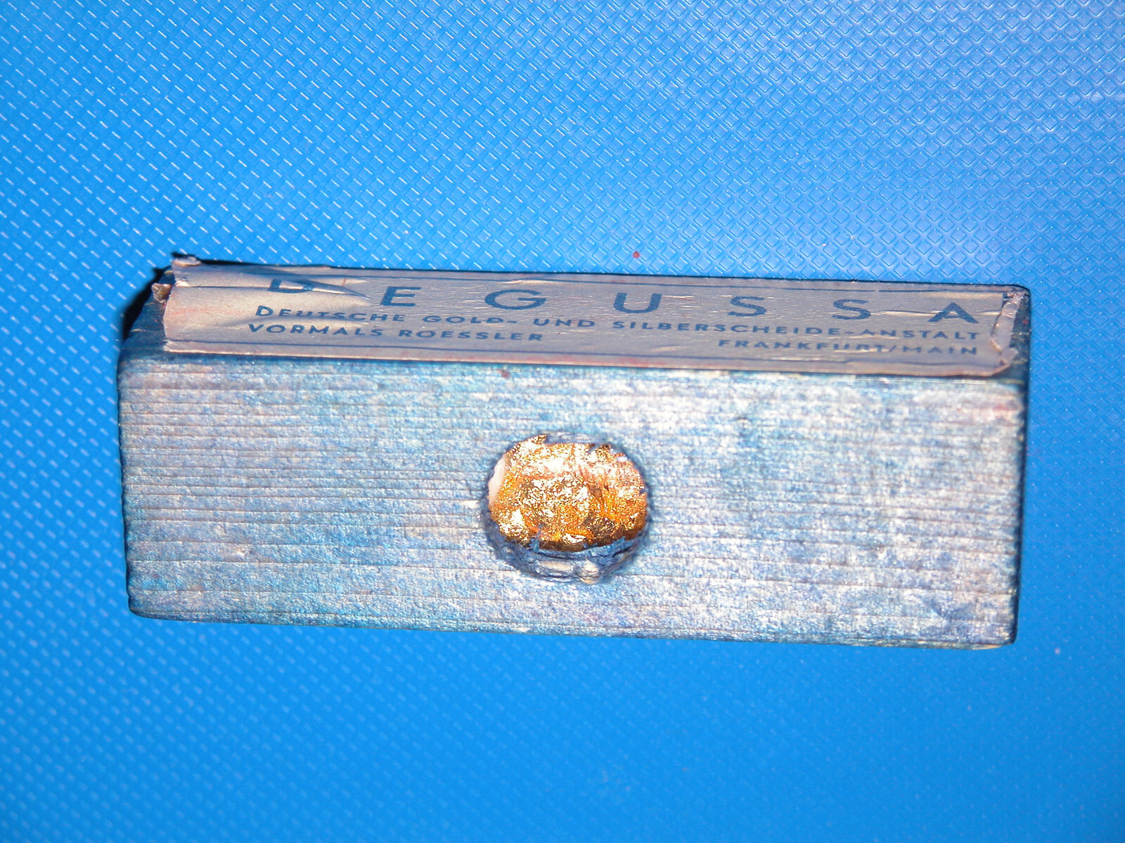 antique Degussa cohesive gold foil ("Plombiergold") 0.76 gm - dental