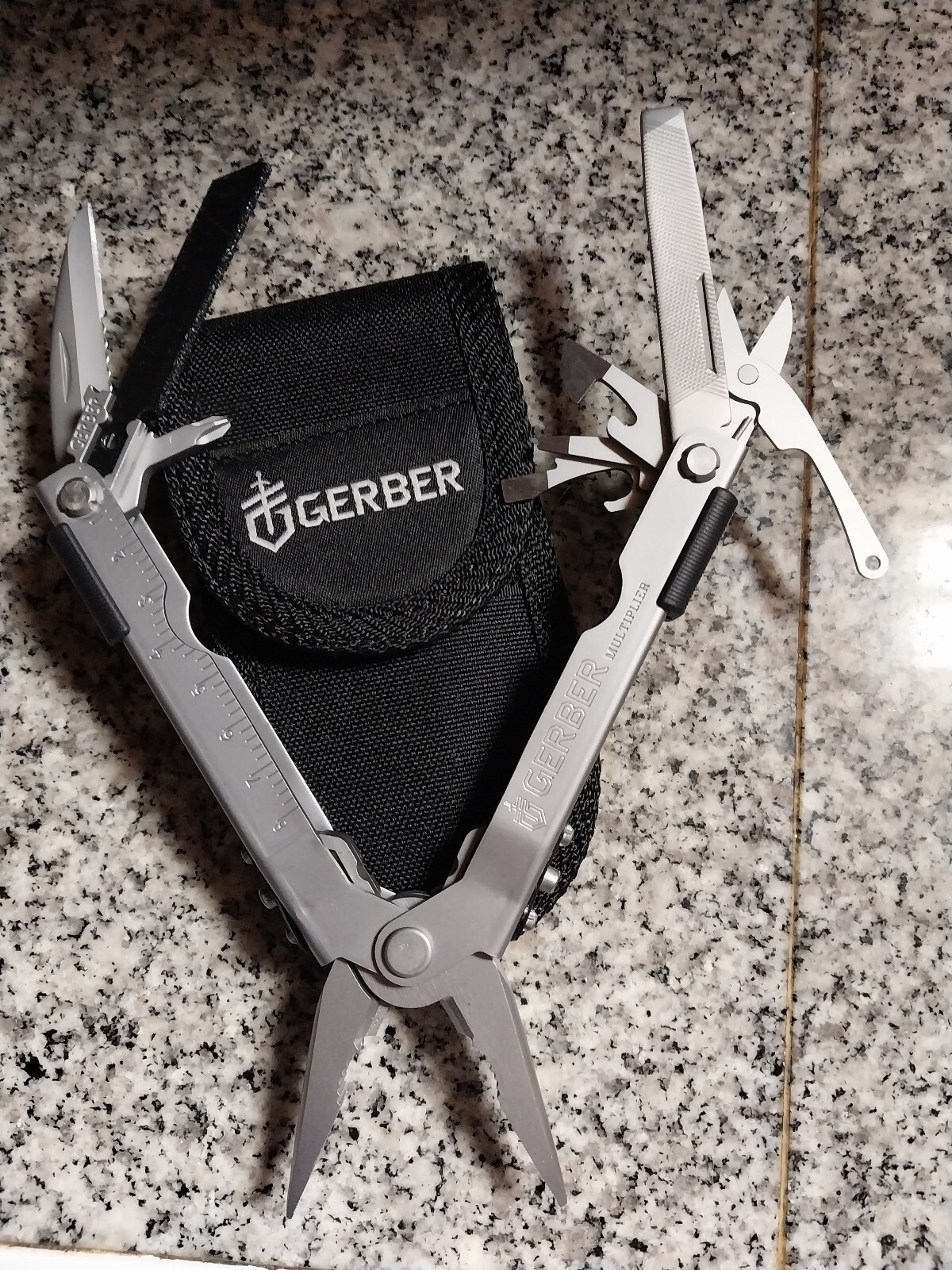 Gerber  Multi-Tool / Silver  --- NEW