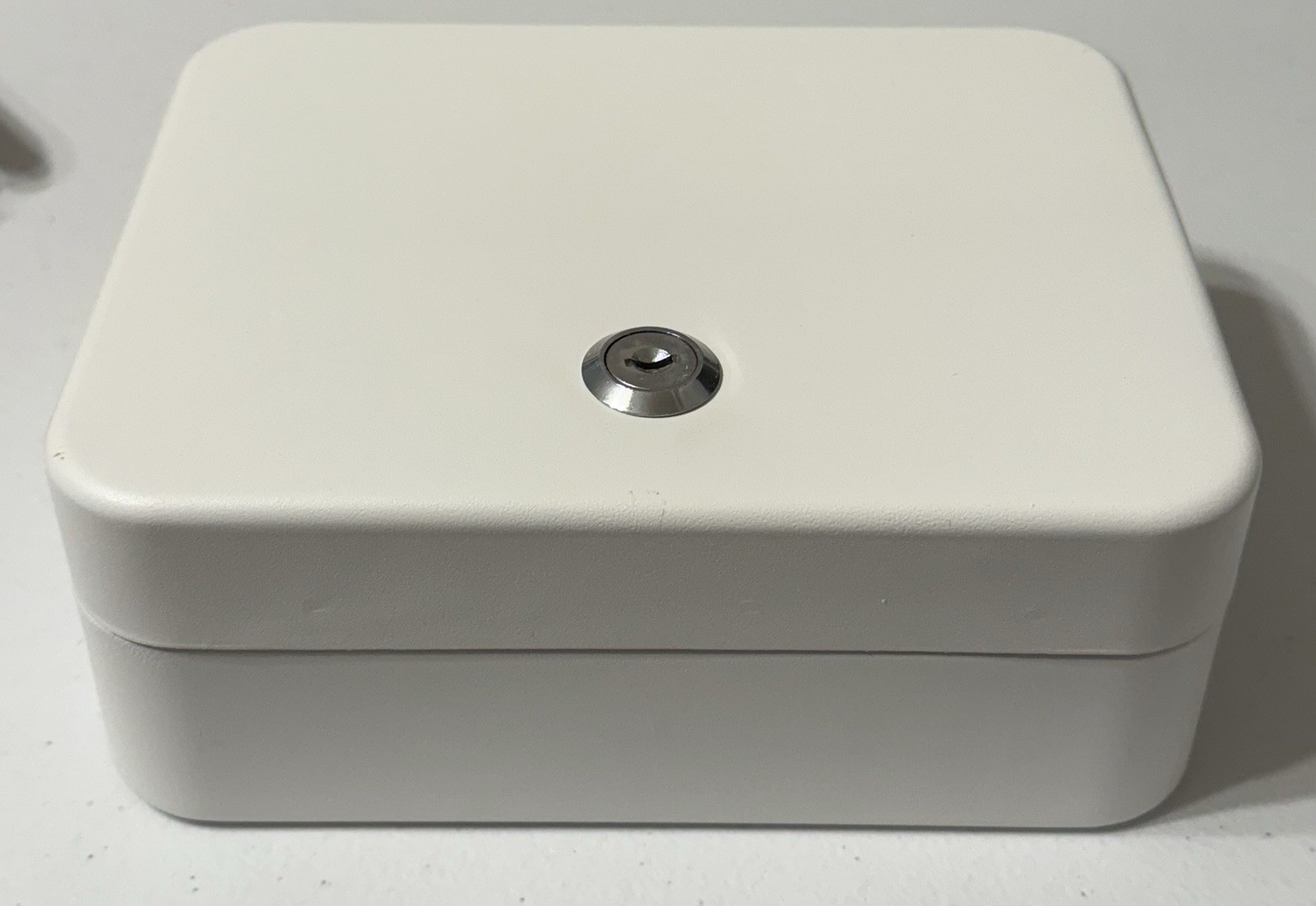 Key Storage Lock Box Locking Key Cabinet,20Key Management Wall Mount - Open Box