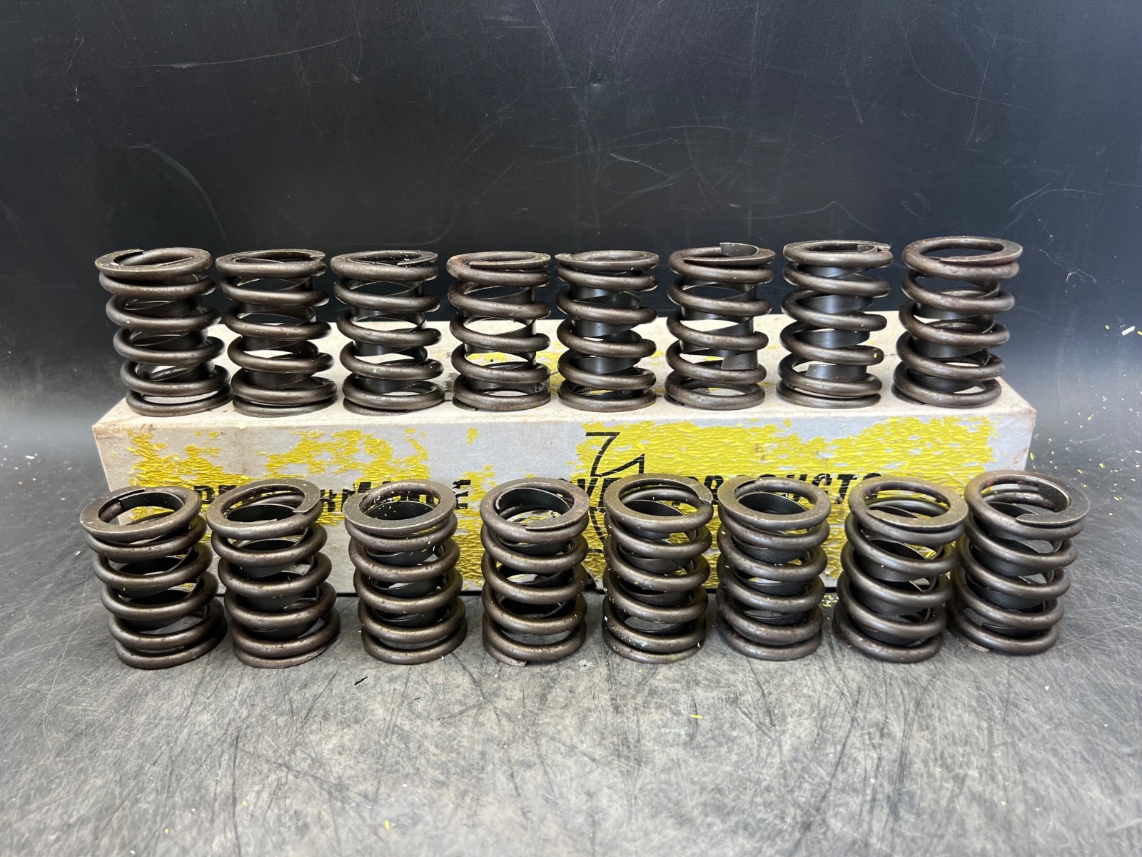 Vintage NOS Schneider Racing Ford FE390 352 Performance Valve Springs Set Of 16