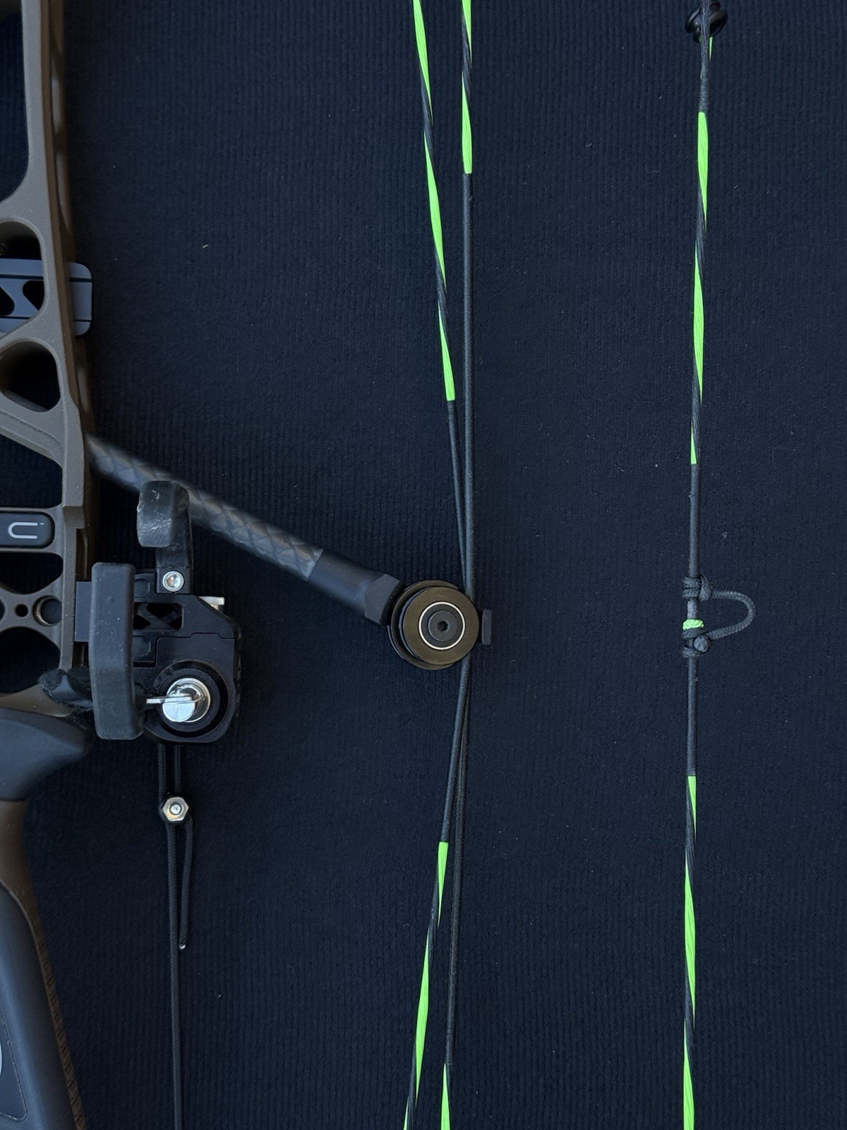 NEW 4x4 Mathews ARC 34 Bow Strings String COMPLETE SET Flo Green and Black