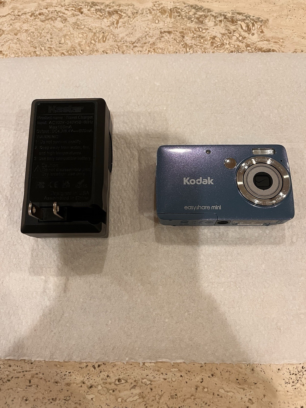 Kodak Digital Camera EasyShare Mini M200 10MP Blue plus Kastar Charger