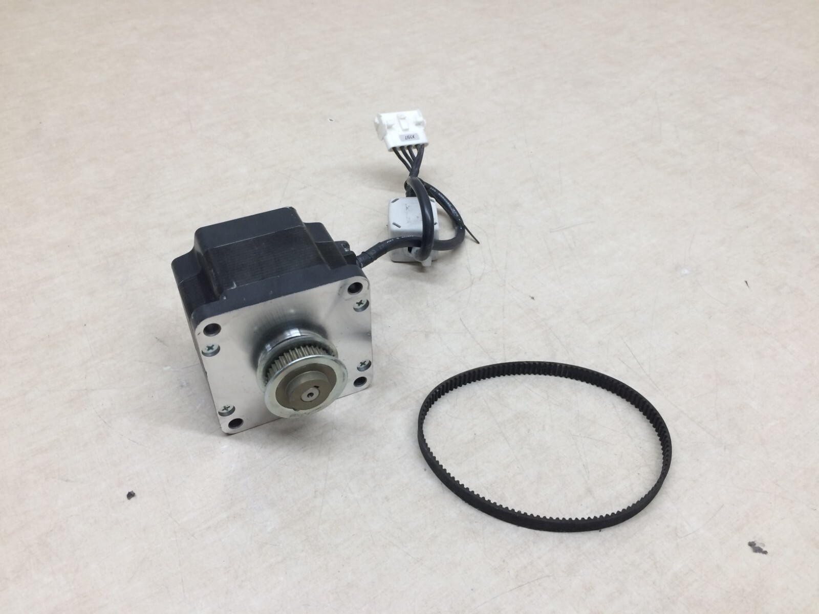 Oriental Motor A4682-9412K 1.8° Stepping Motor w/ GT 3MR 357 9 Belt