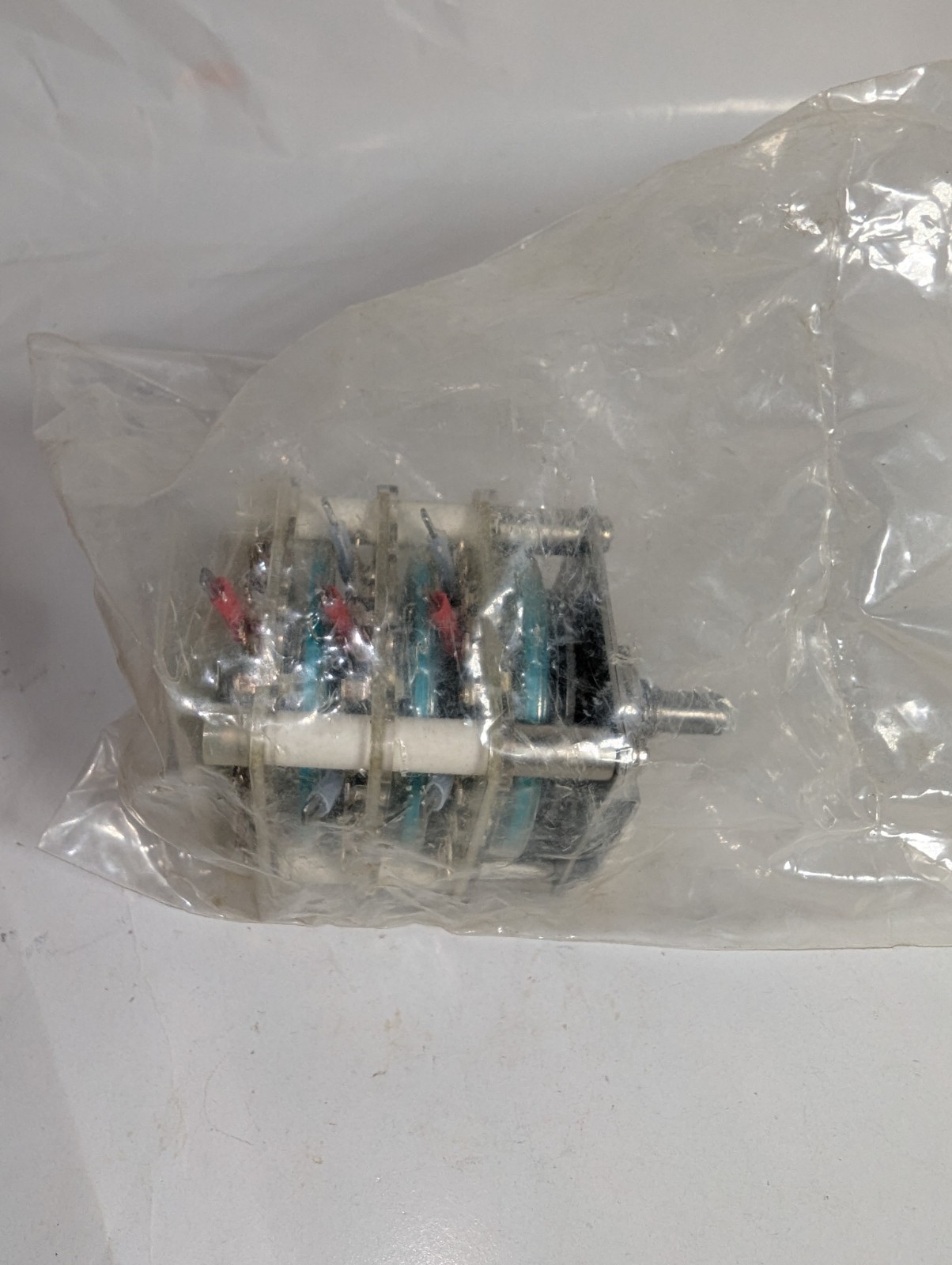 NEW GENUINE ELECTRO SWITCH 2J00A12 ROTARY SWITCH 2J00A12 3DF06 8429