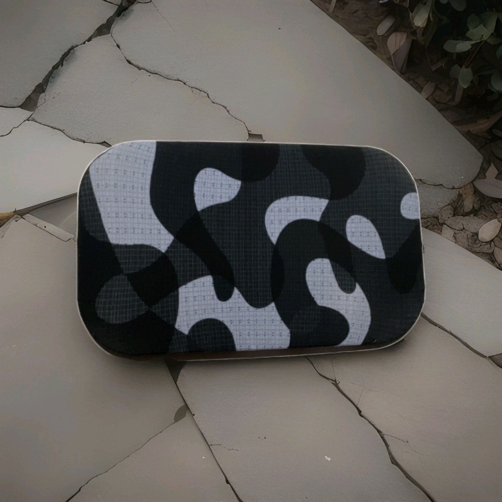 BlackStrap Reusable Goggle Cover Black Gray White Snowboarding 06082