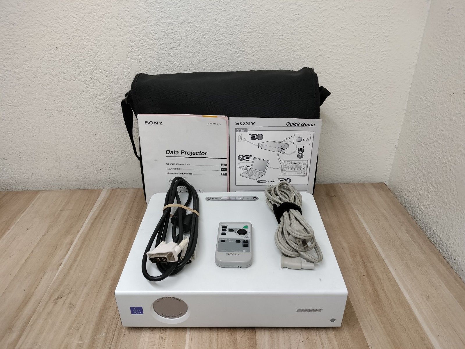 Sony VPL-EX1 LCD Projector - 301 LAMP HOURS