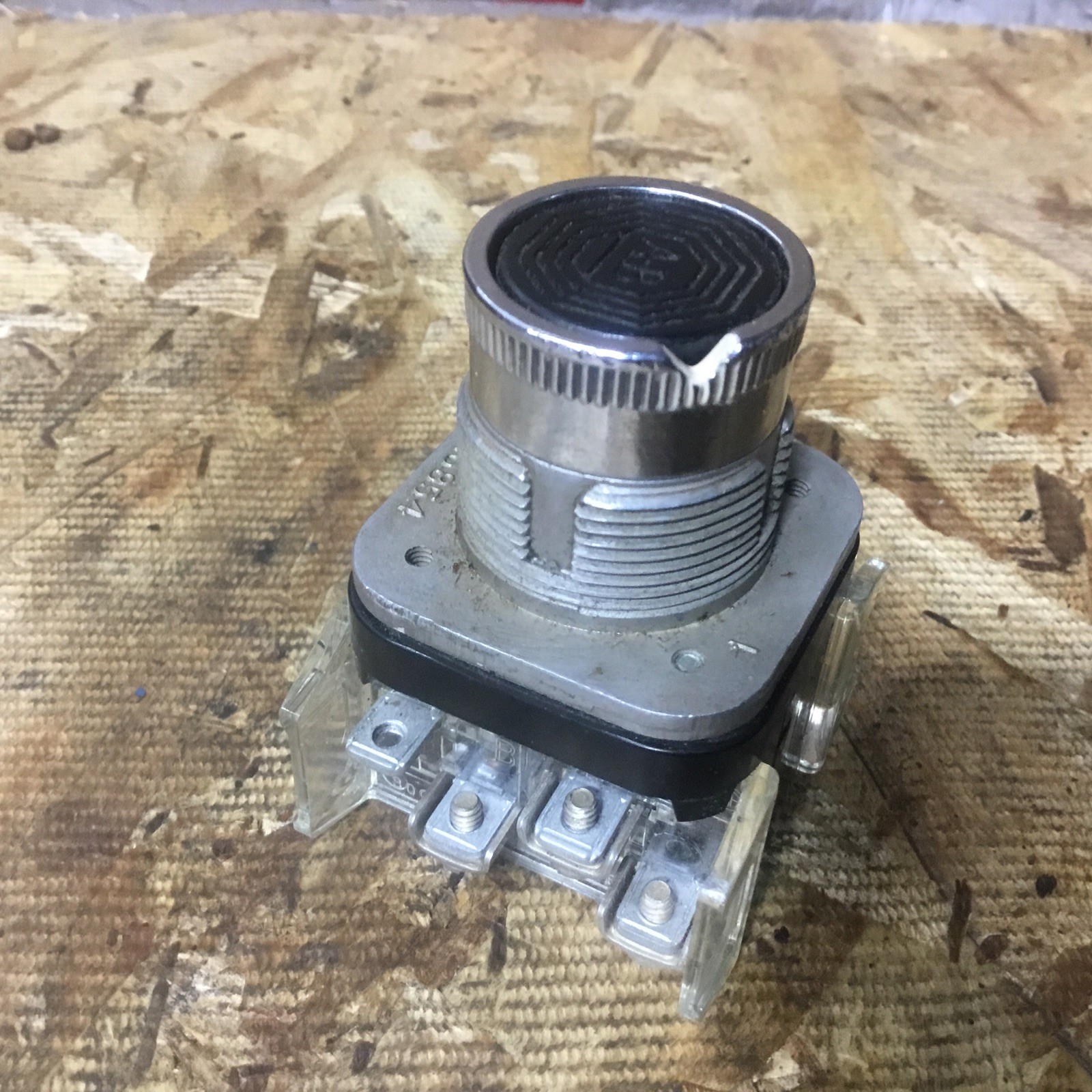 Allen Bradley 800T-K2B Selector Switch Pushbutton combo Ser P