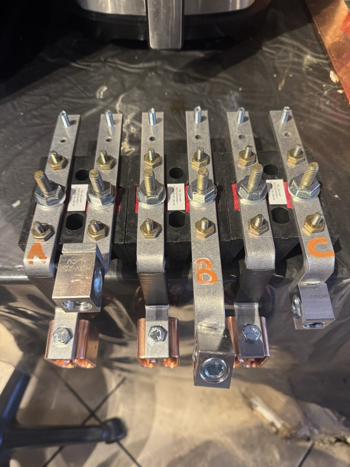 Square D CM732E  Meter Socket Test Block 200 Amp A-B-C Only One Pice.