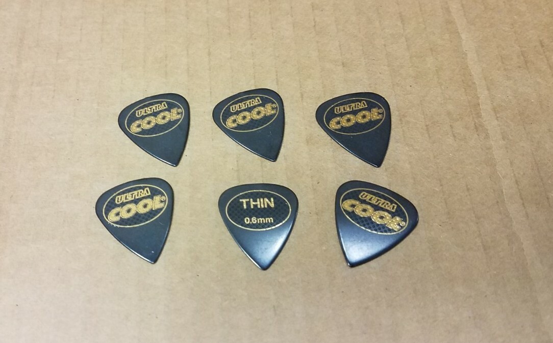 6 x Cool 0.60mm Ultra SR Standard Guitar Picks Rubberized grip Series Cellulon
