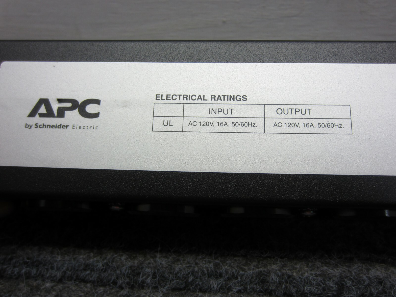 APC AP9564 Basic Rack Mount Power Distribution Unit PDU