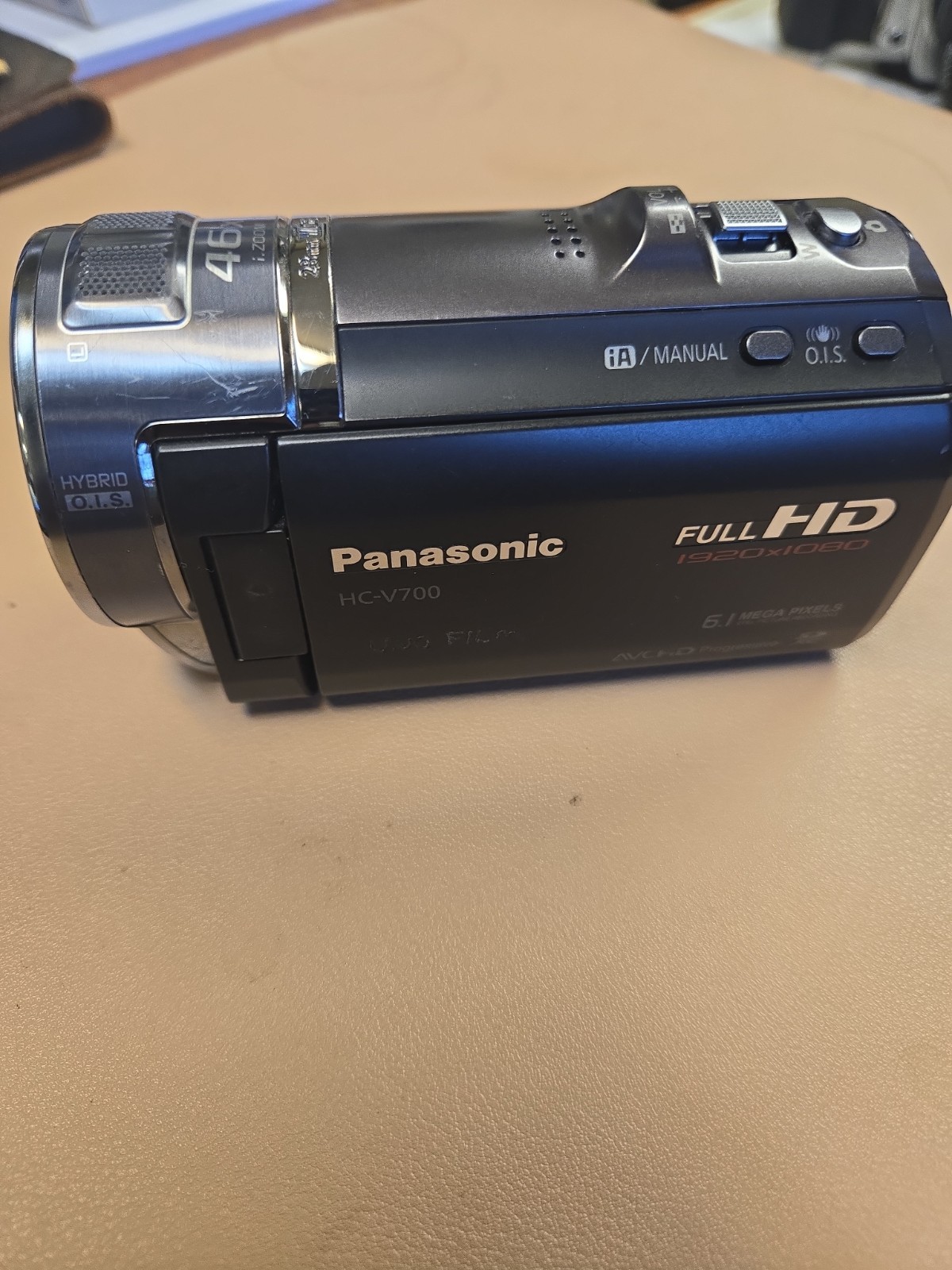 Panasonic HC-V700 (16 GB) Flash Media 3D Camcorder