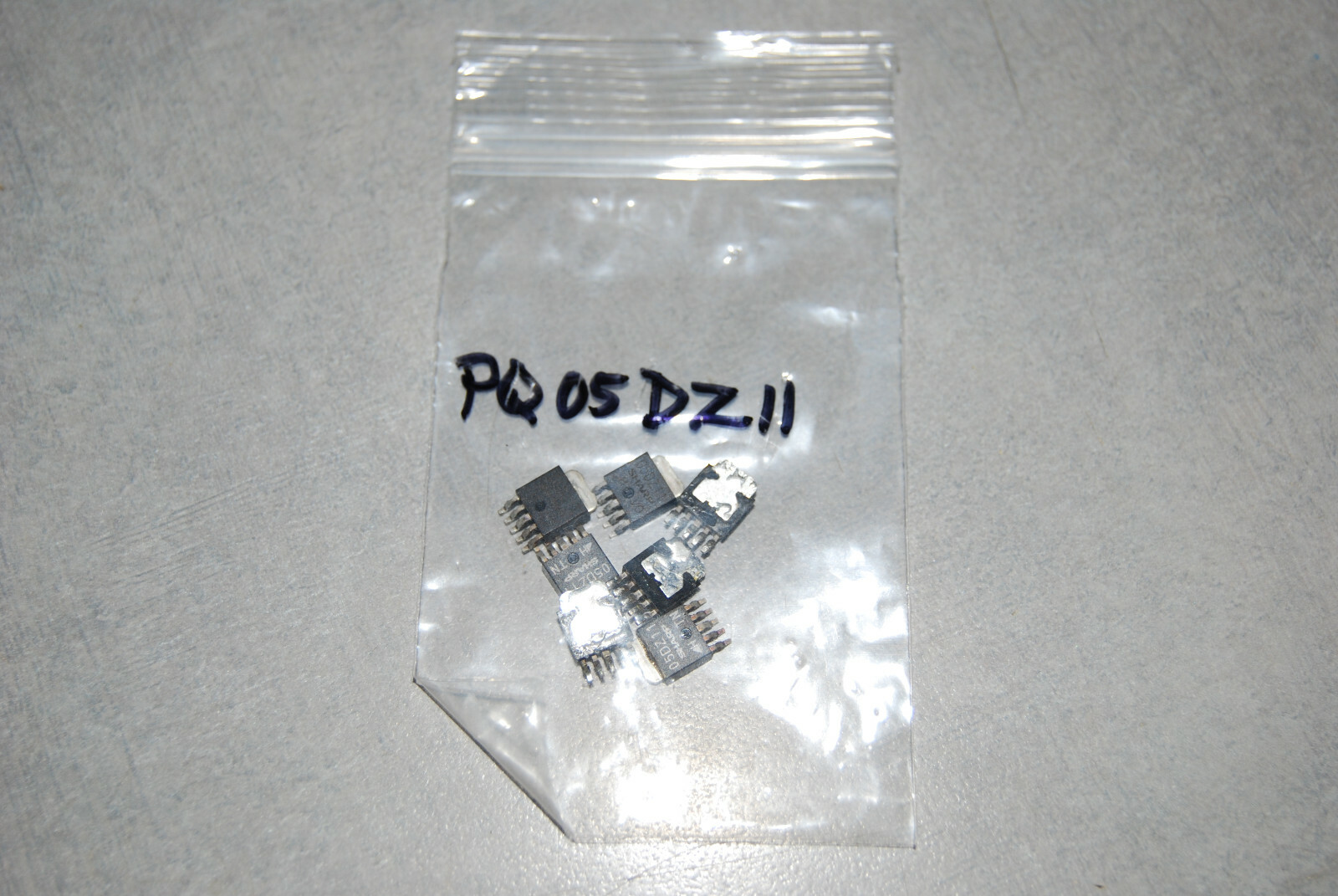 PQ05DZ11 Sharp integrated circuit TO-252-5 USED GUARANTEED