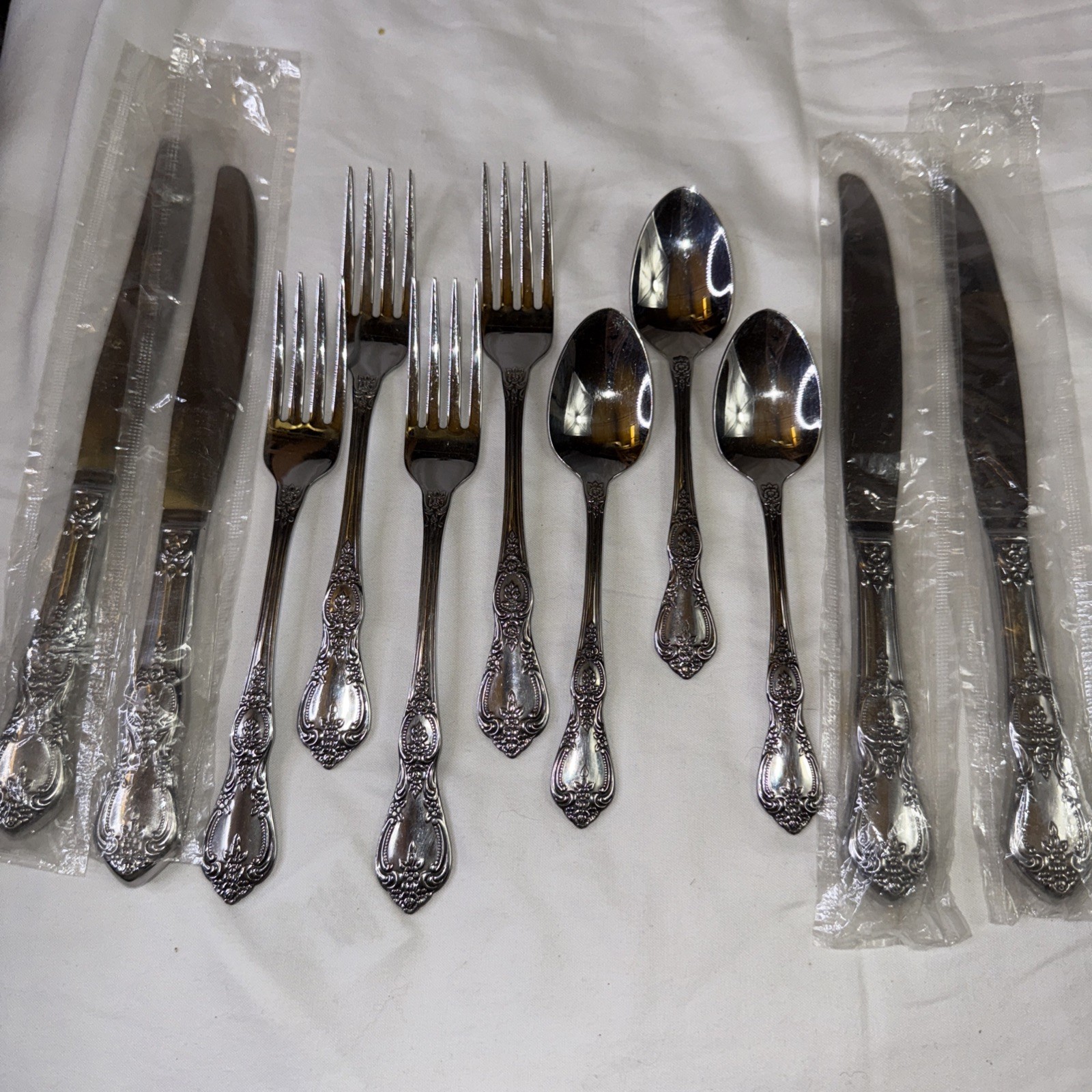 NEW 11 Pc Oneida Northland Carolina Banbury Floral Flatware Set Silverware Set