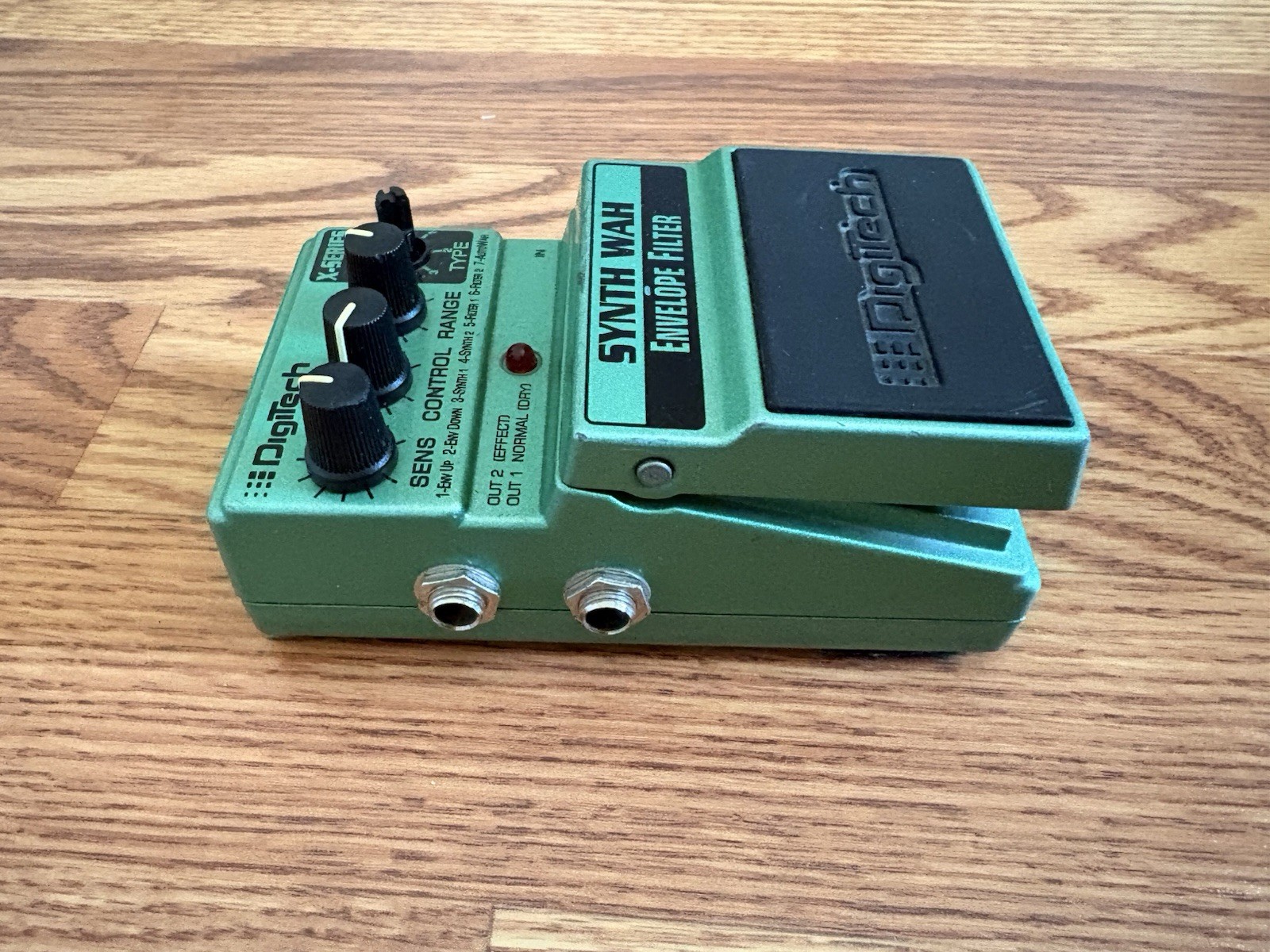 DigiTech Synth Wah Digital Envelope Filter/Wah Pedal for Electric Guitar
